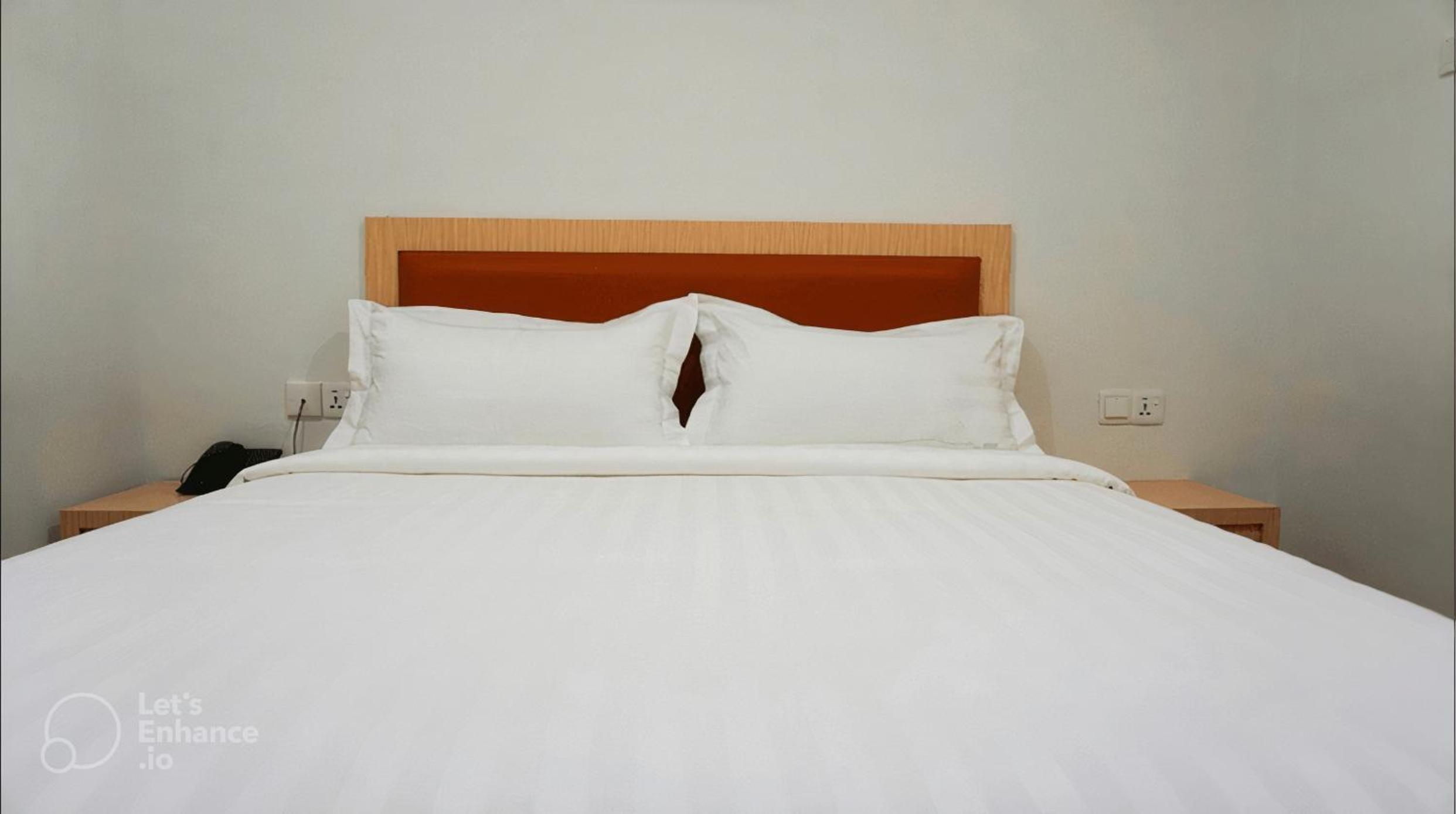 Deluxe Double or Twin Room - Photo 2