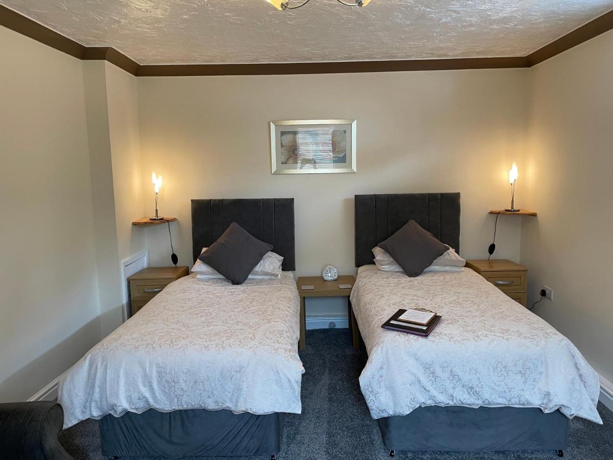 Twin Room - Disability Access photo 1