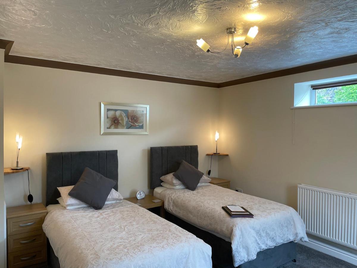 Twin Room - Disability Access photo 2