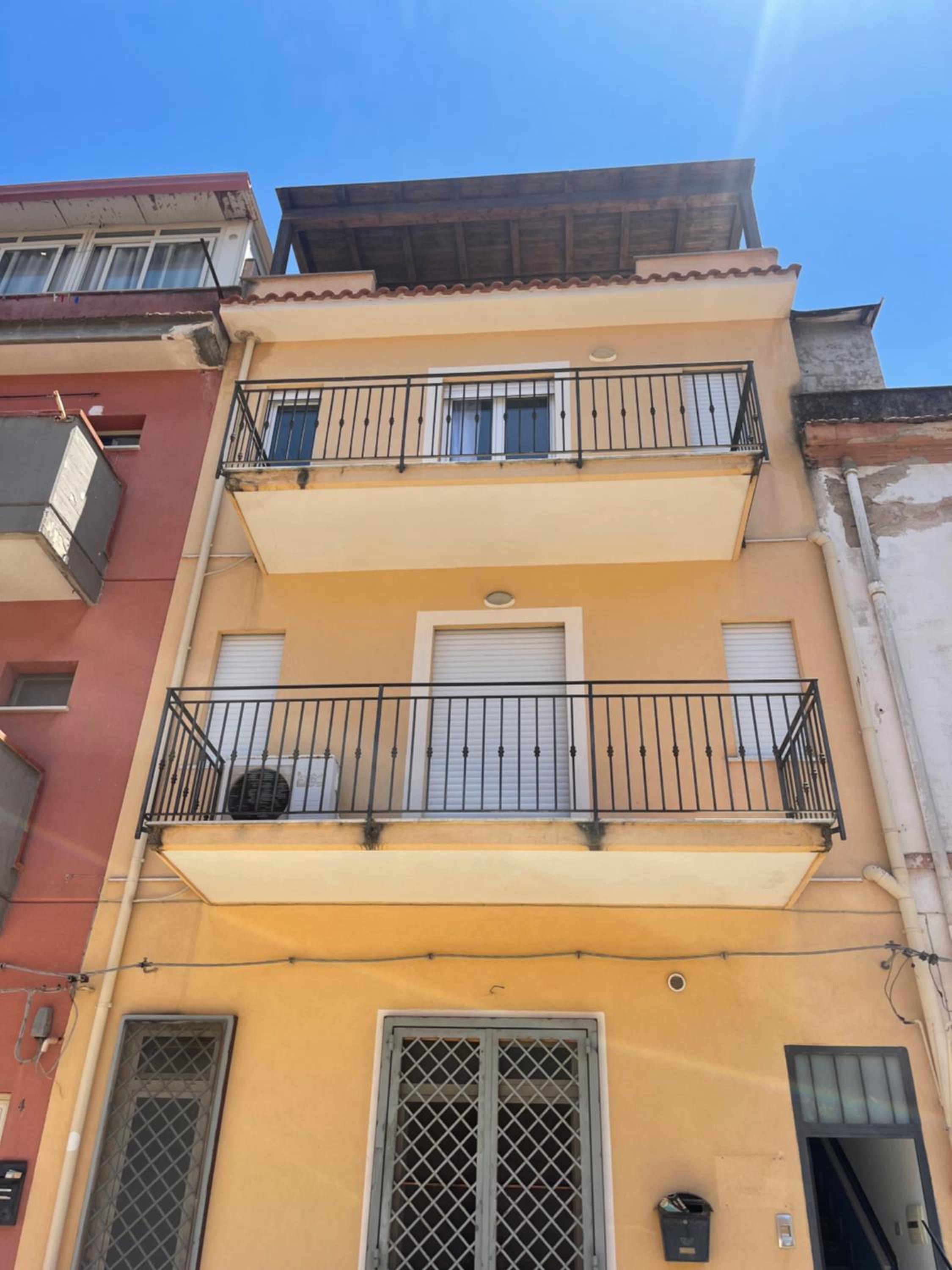 Apartment with Balcony photo 3
