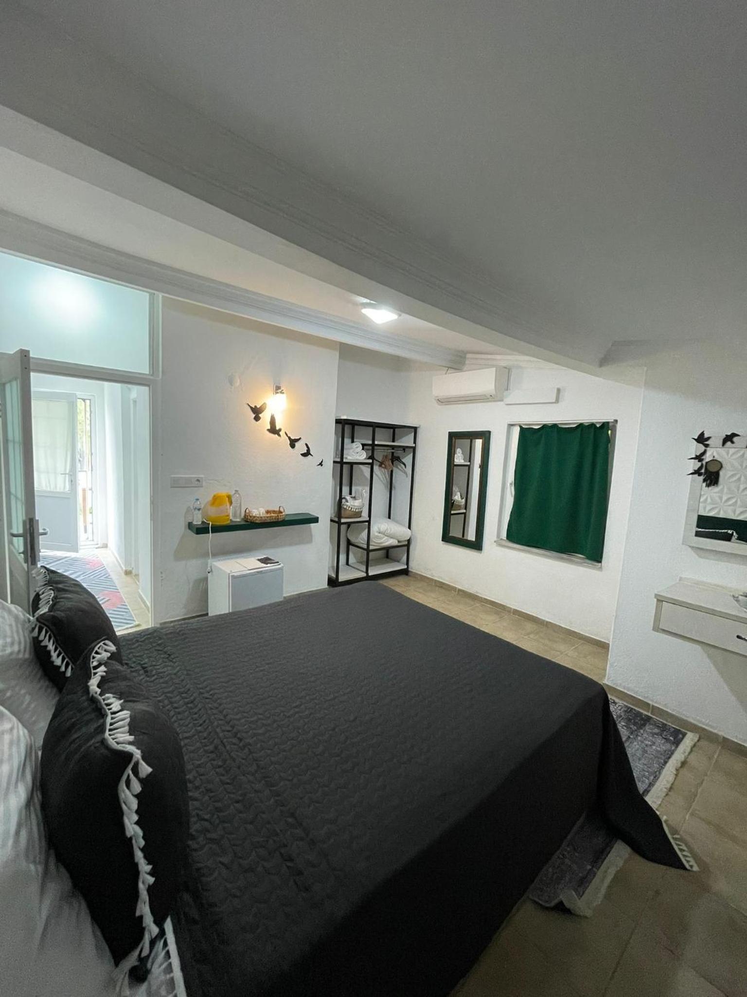 Family Room with Garden View photo 1