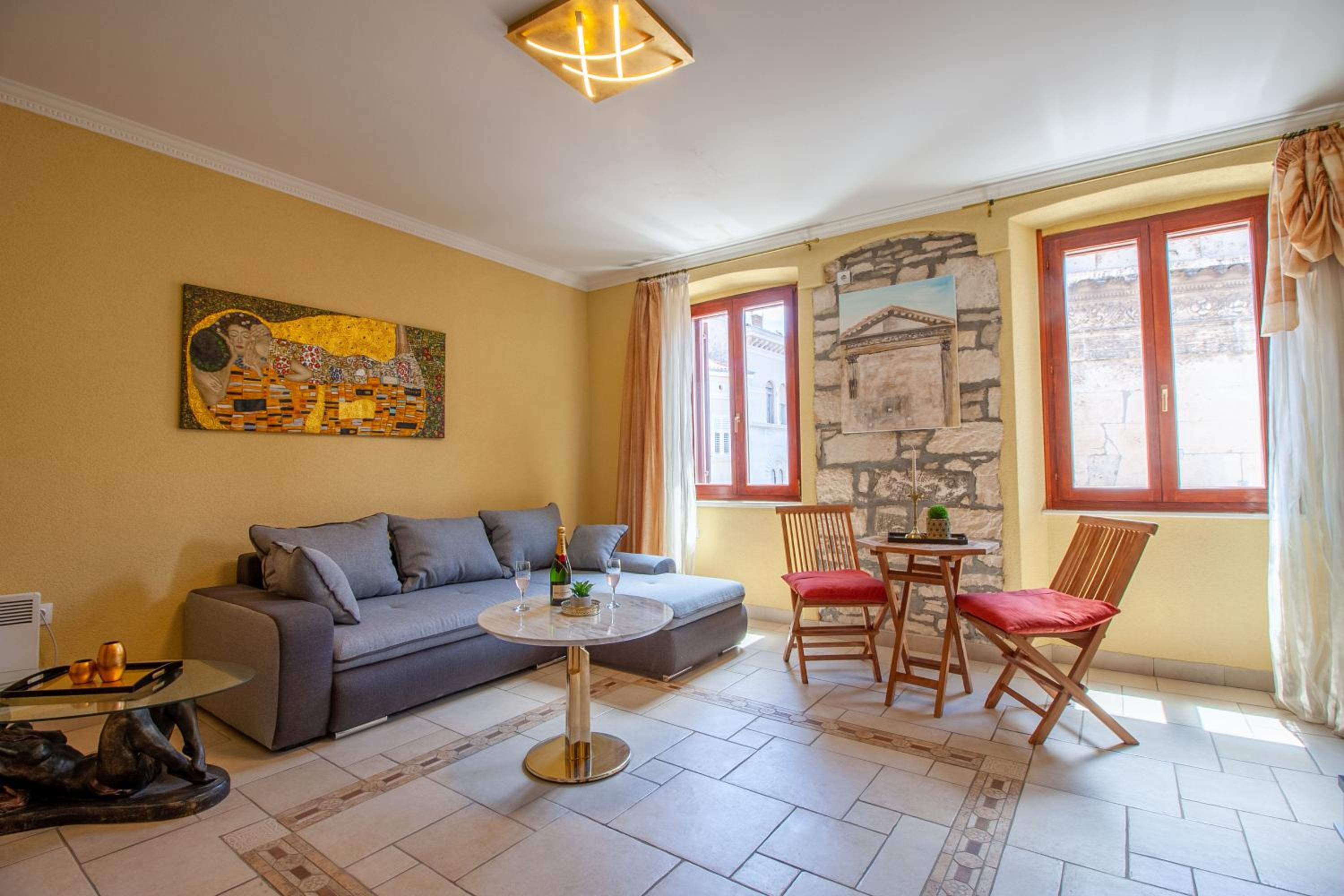 Apartment - Photo 11
