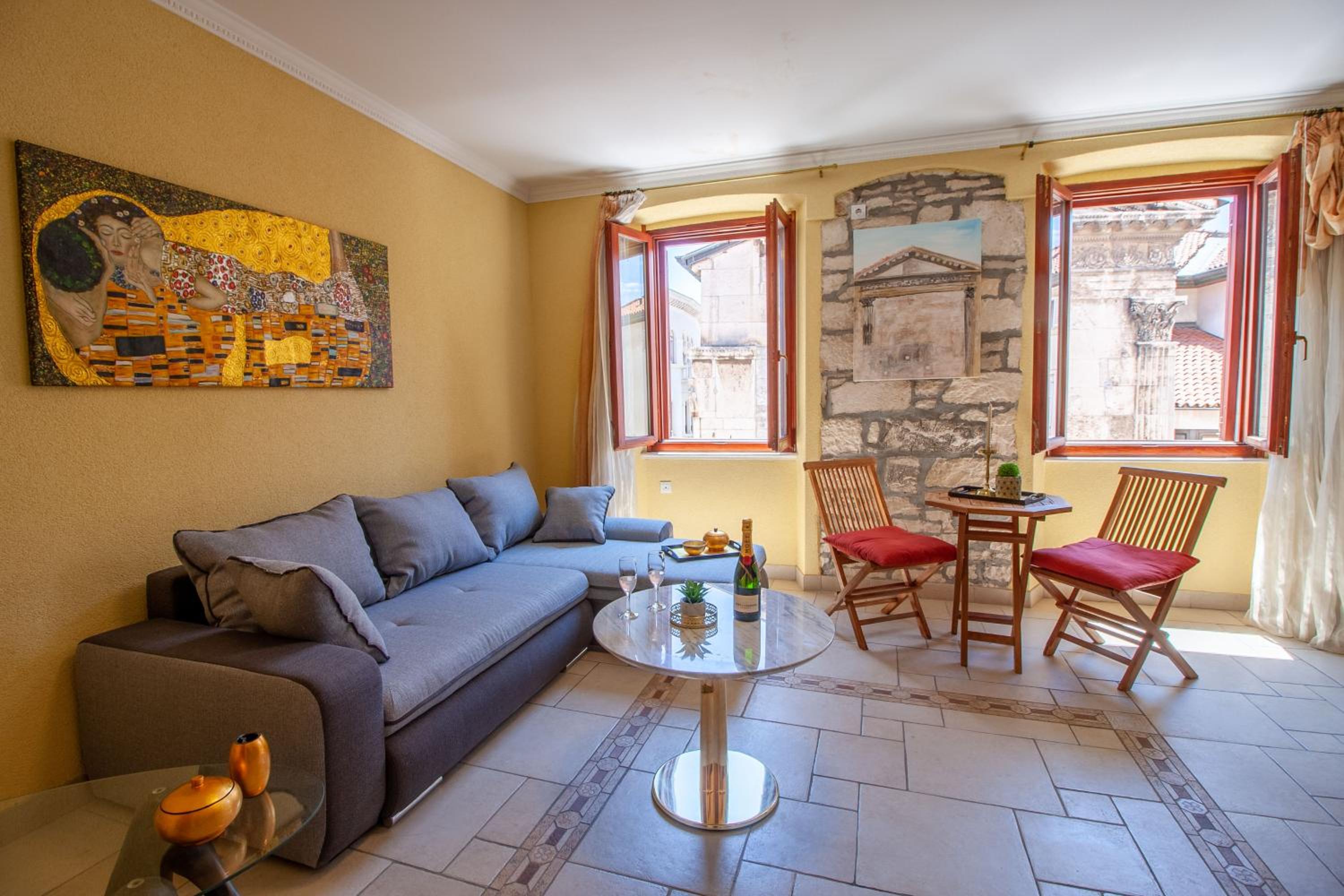 Apartment - Photo 8