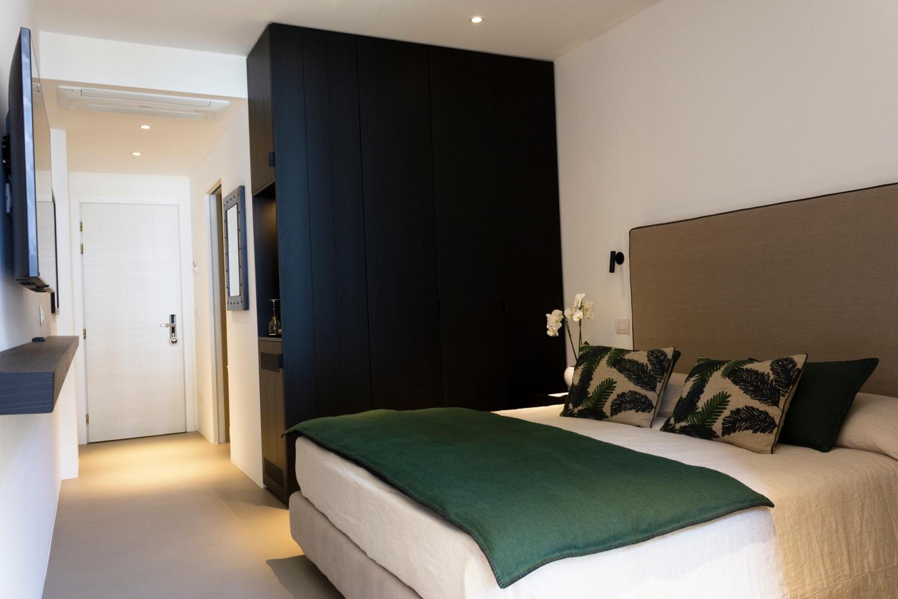 Executive Double Room with Terrace and Sea View - Photo 3