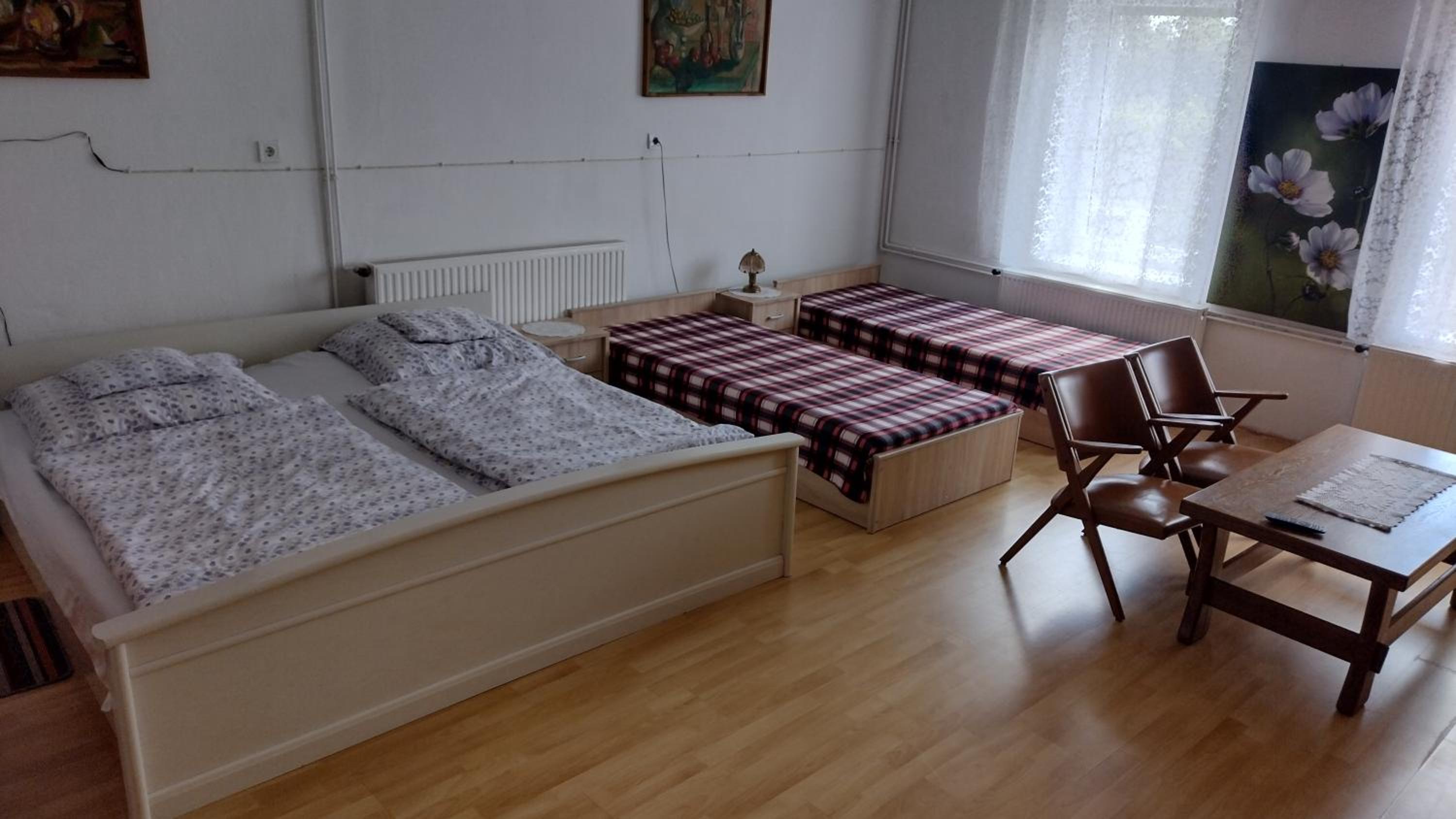 Two-Bedroom House - Photo 3