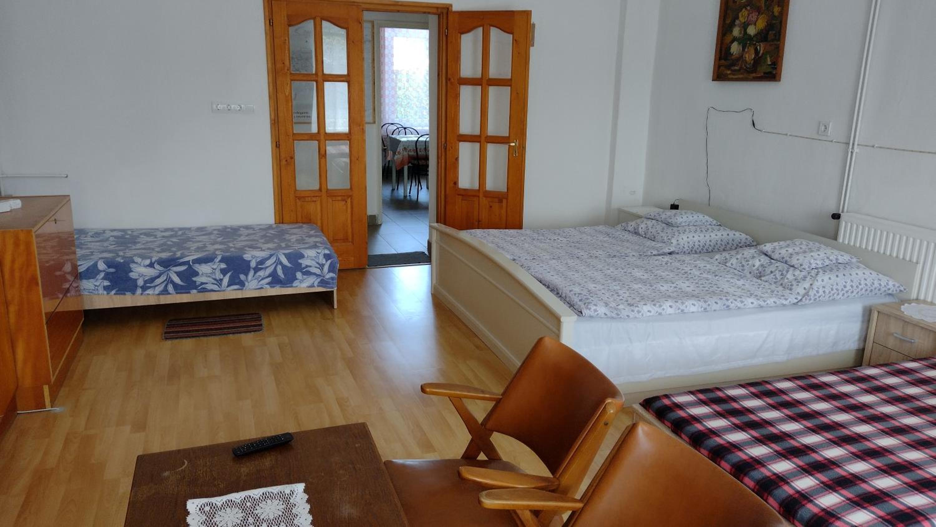 Two-Bedroom House - Photo 5