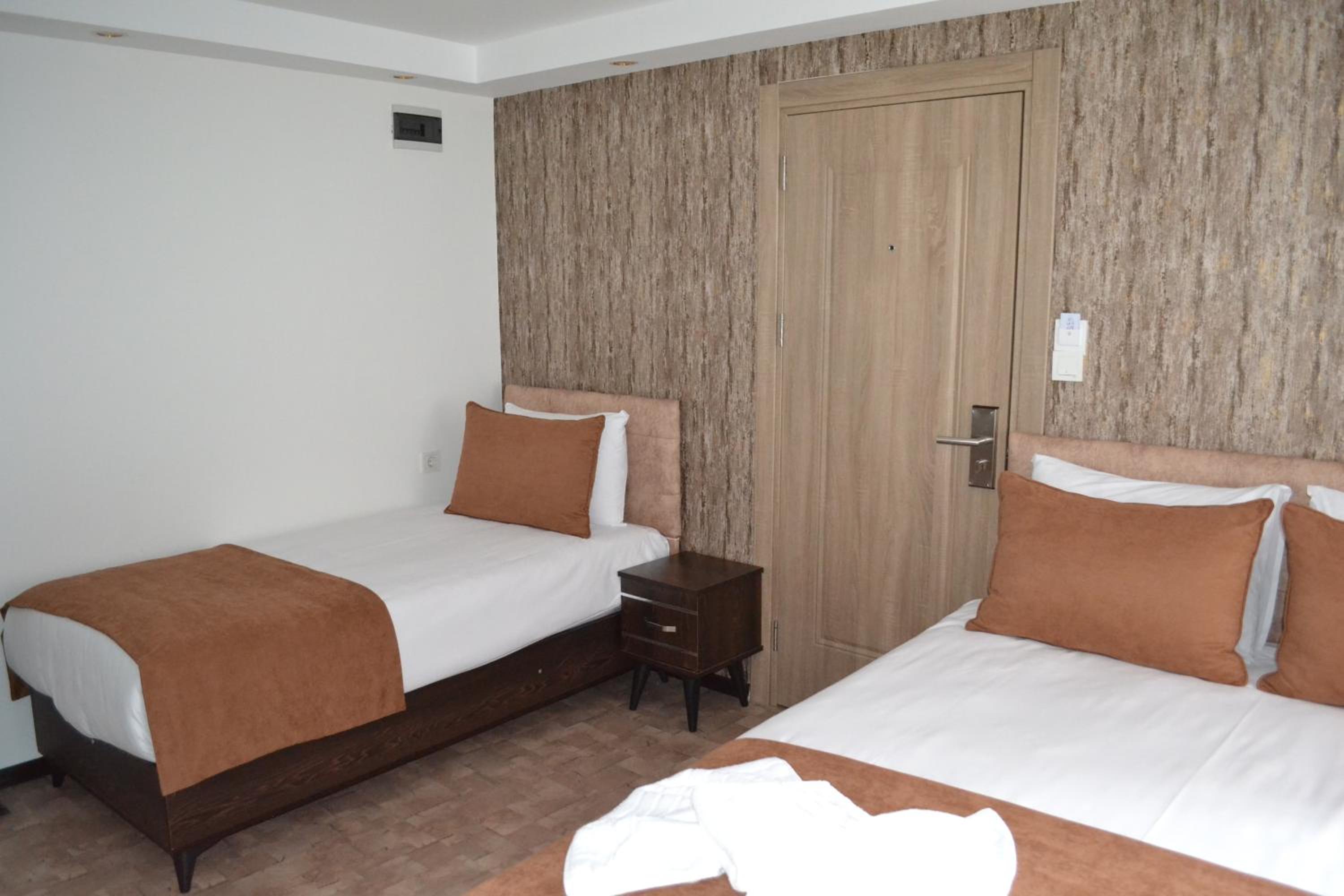 Triple Room with Balcony photo 3