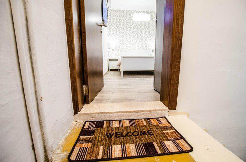 One-Bedroom Apartment - Photo 4