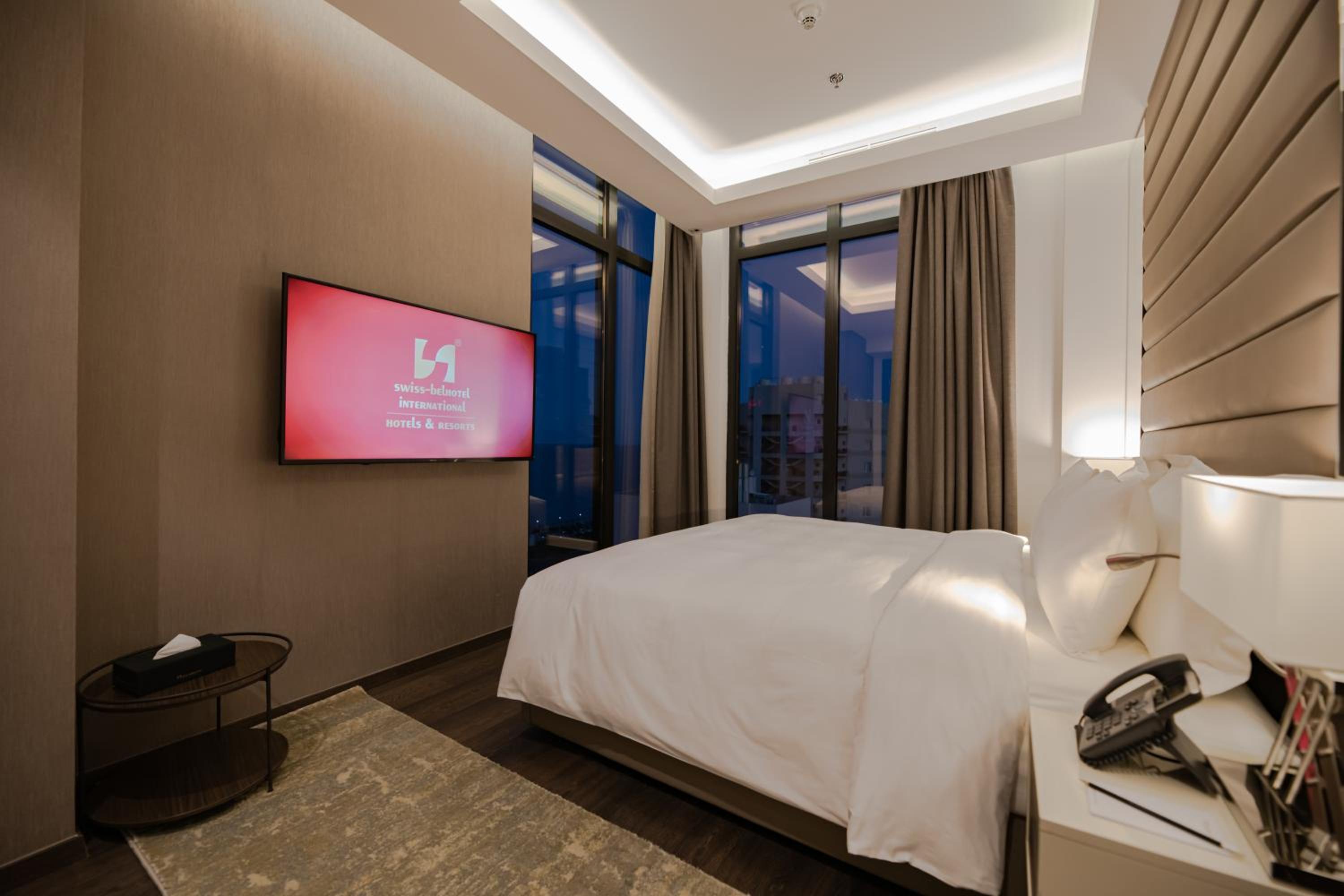 Two Bedroom Swiss-Super Suite  - Photo 9