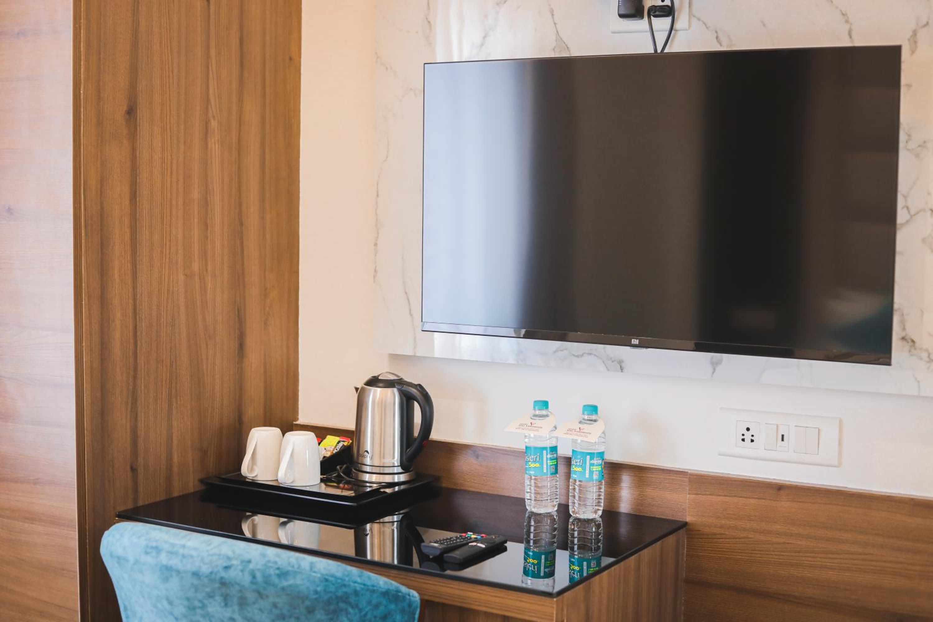 Deluxe Double or Twin Room with Mountain View - Photo 13