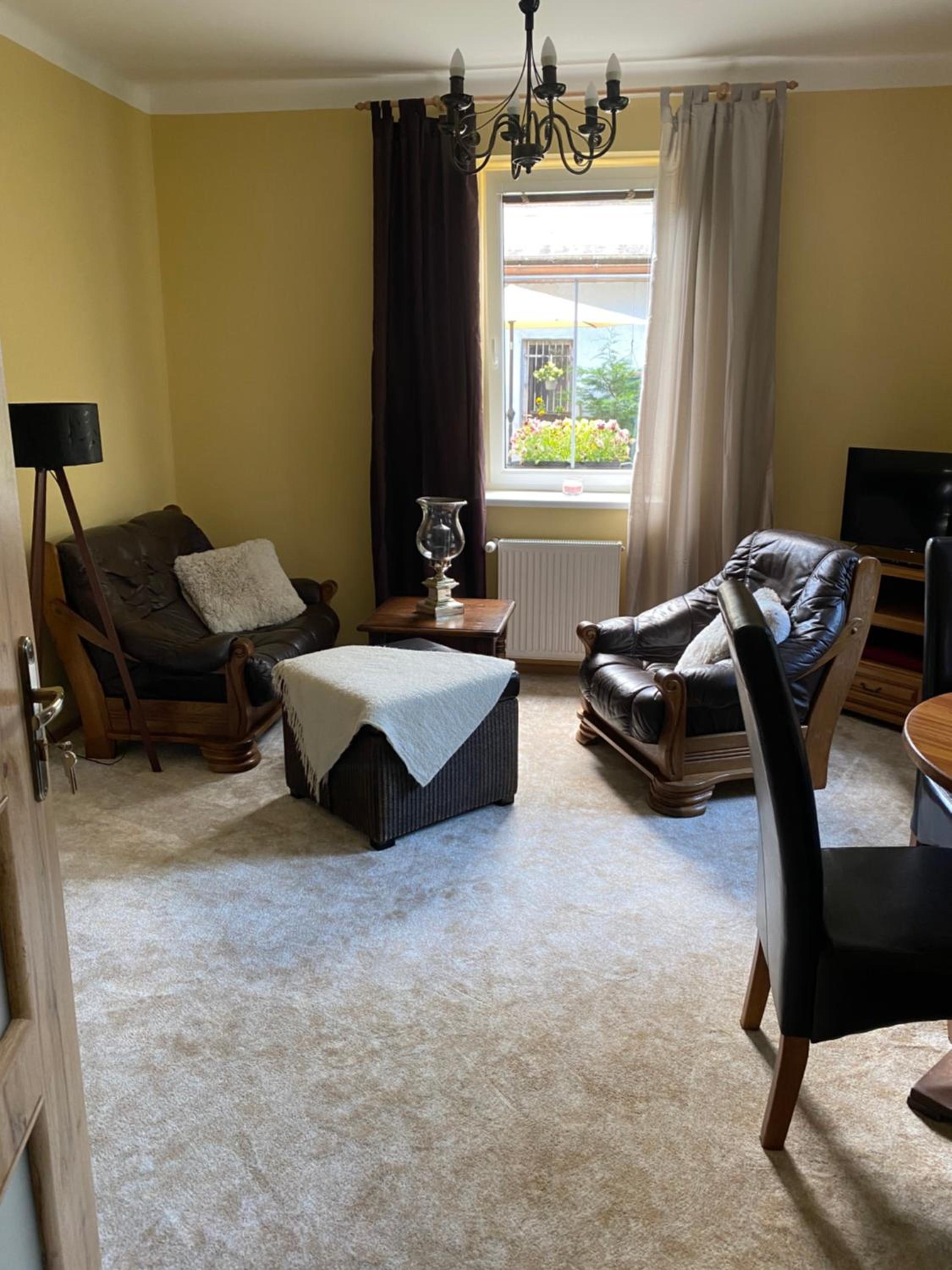 One-Bedroom Apartment - Photo 1