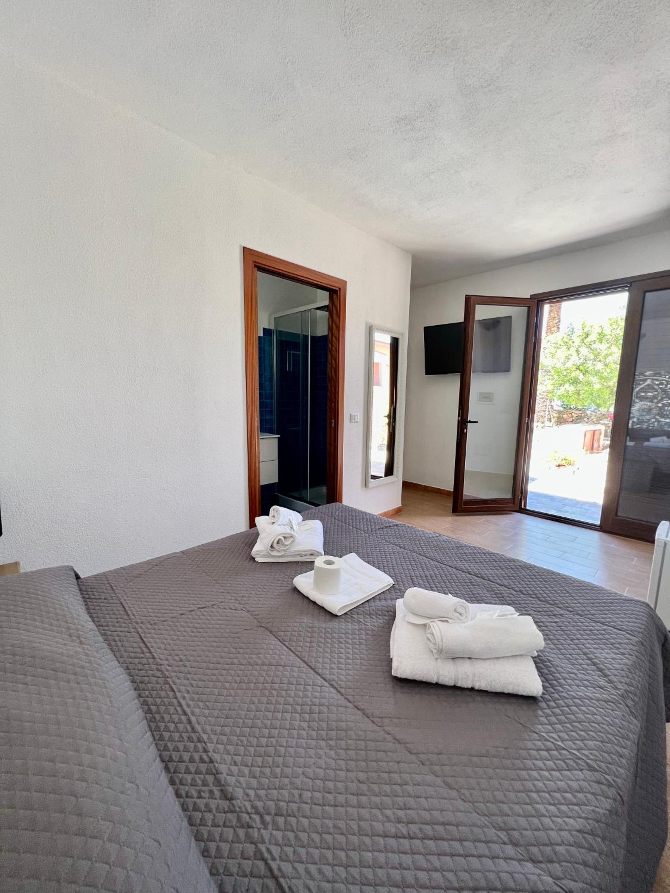 Economy Double Room photo 3