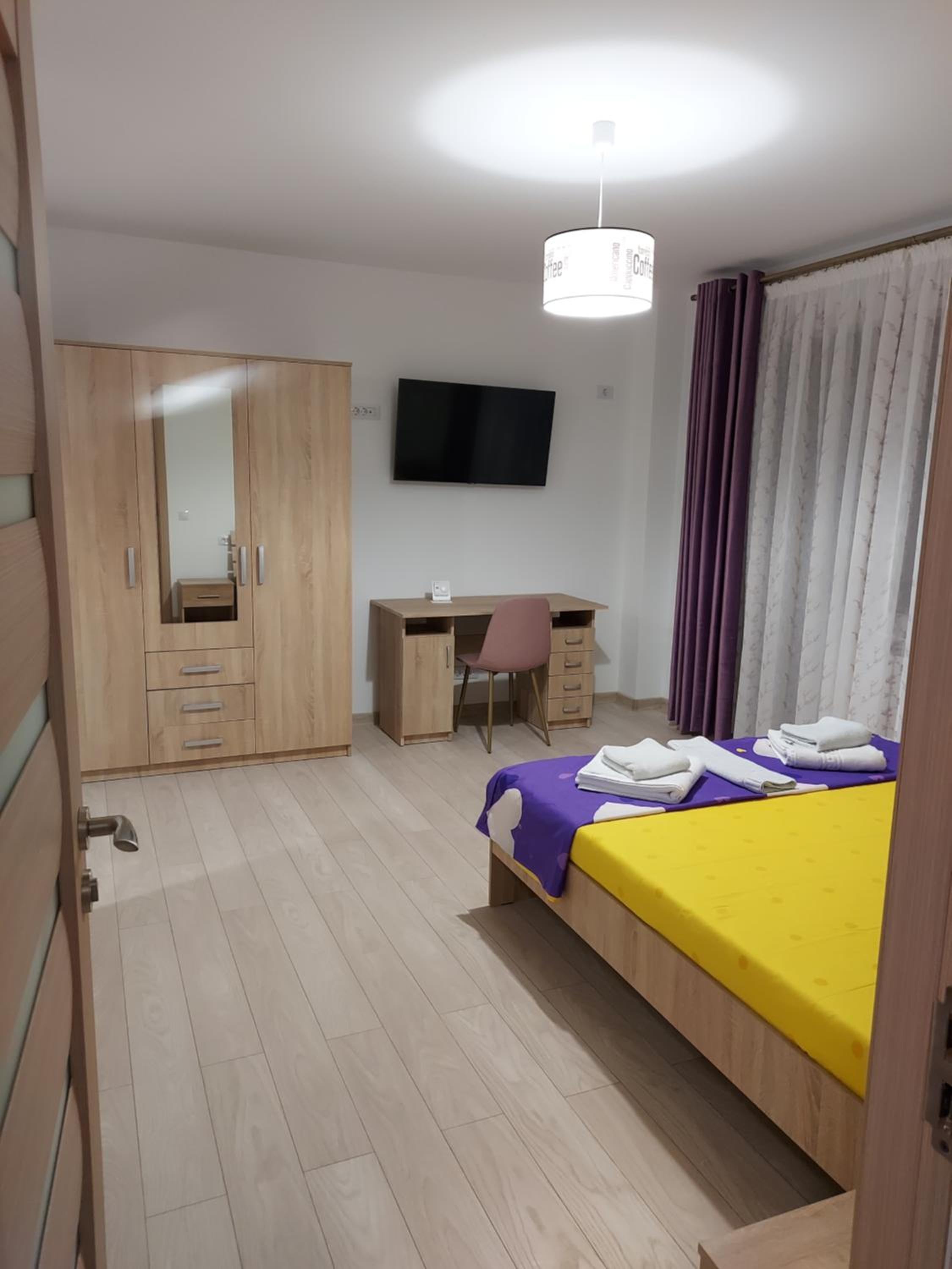 One-Bedroom Apartment - Photo 1