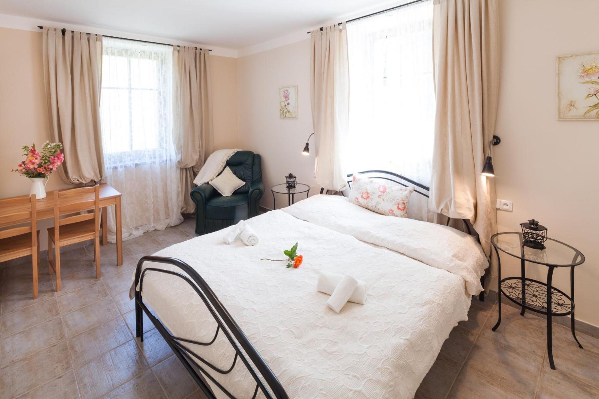 Economy Double Room photo 1