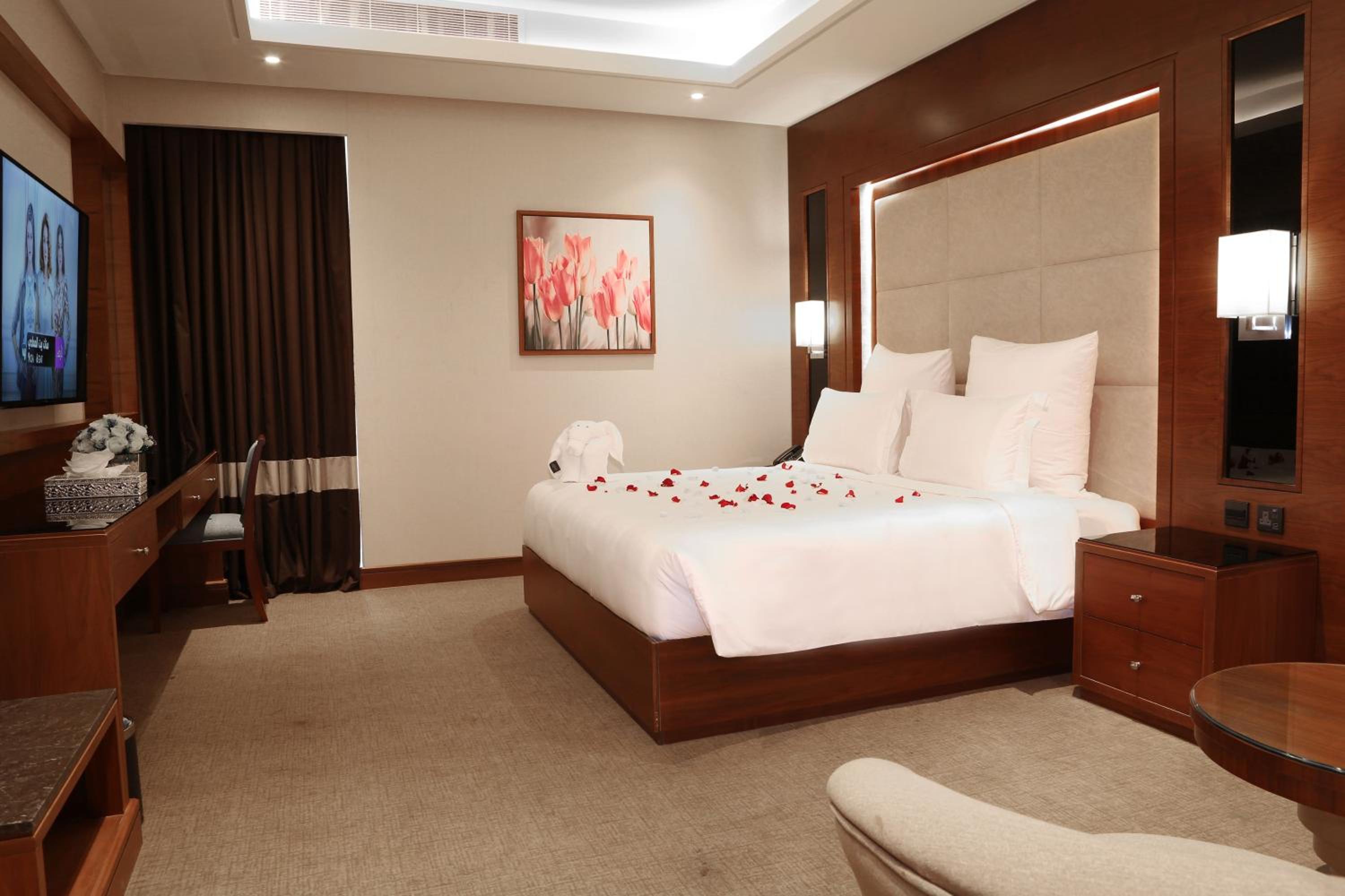 Deluxe Queen Room - Photo 4