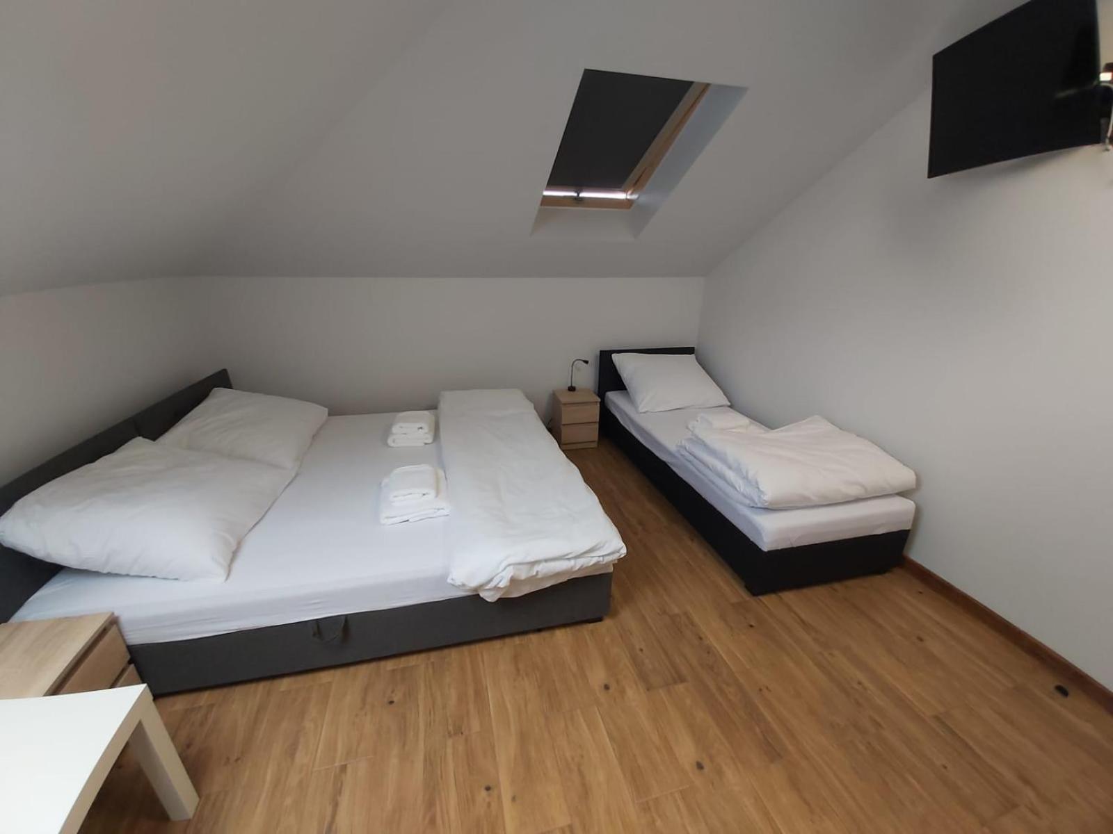 One-Bedroom Apartment - Photo 2