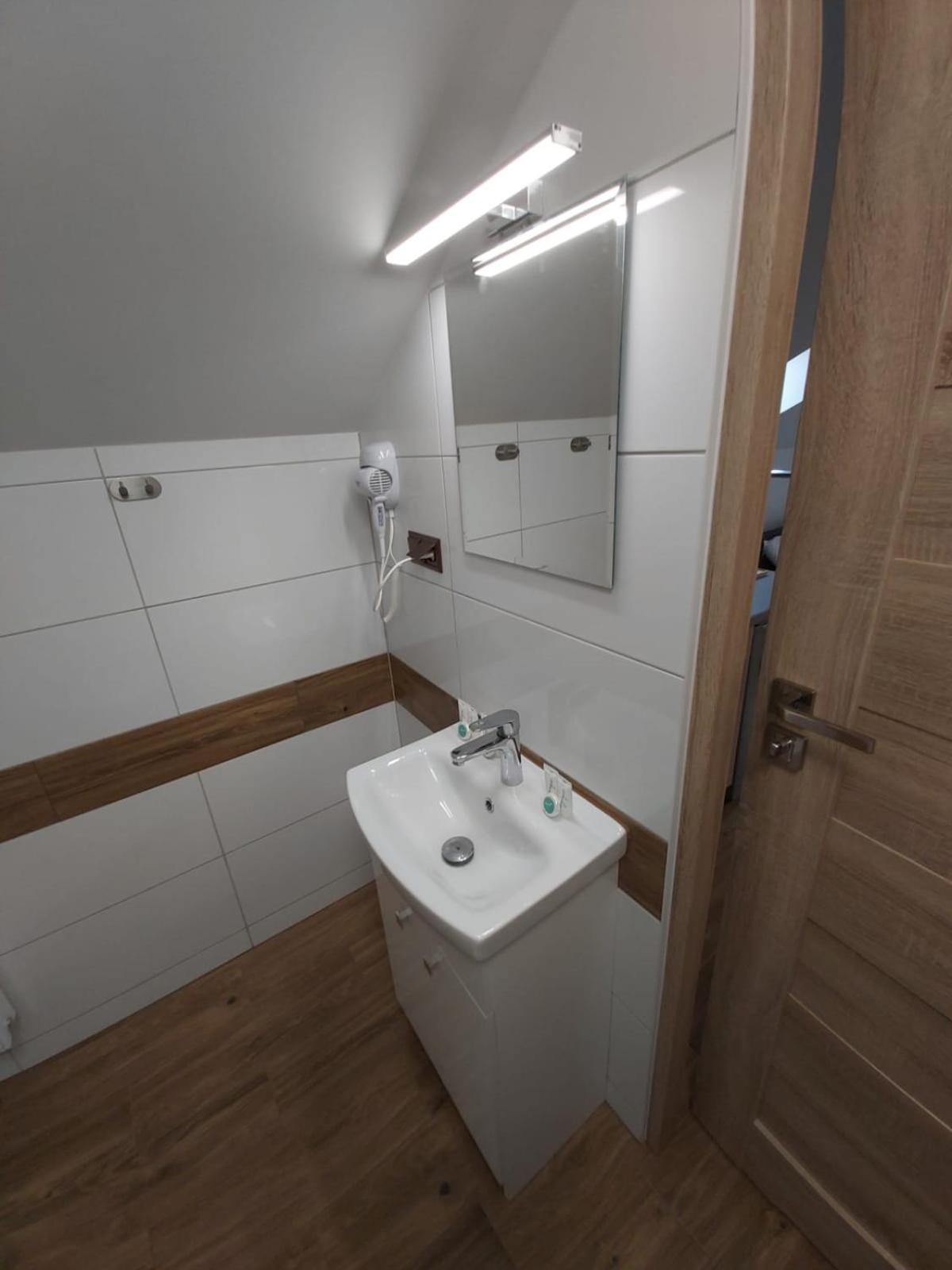 One-Bedroom Apartment - Photo 10
