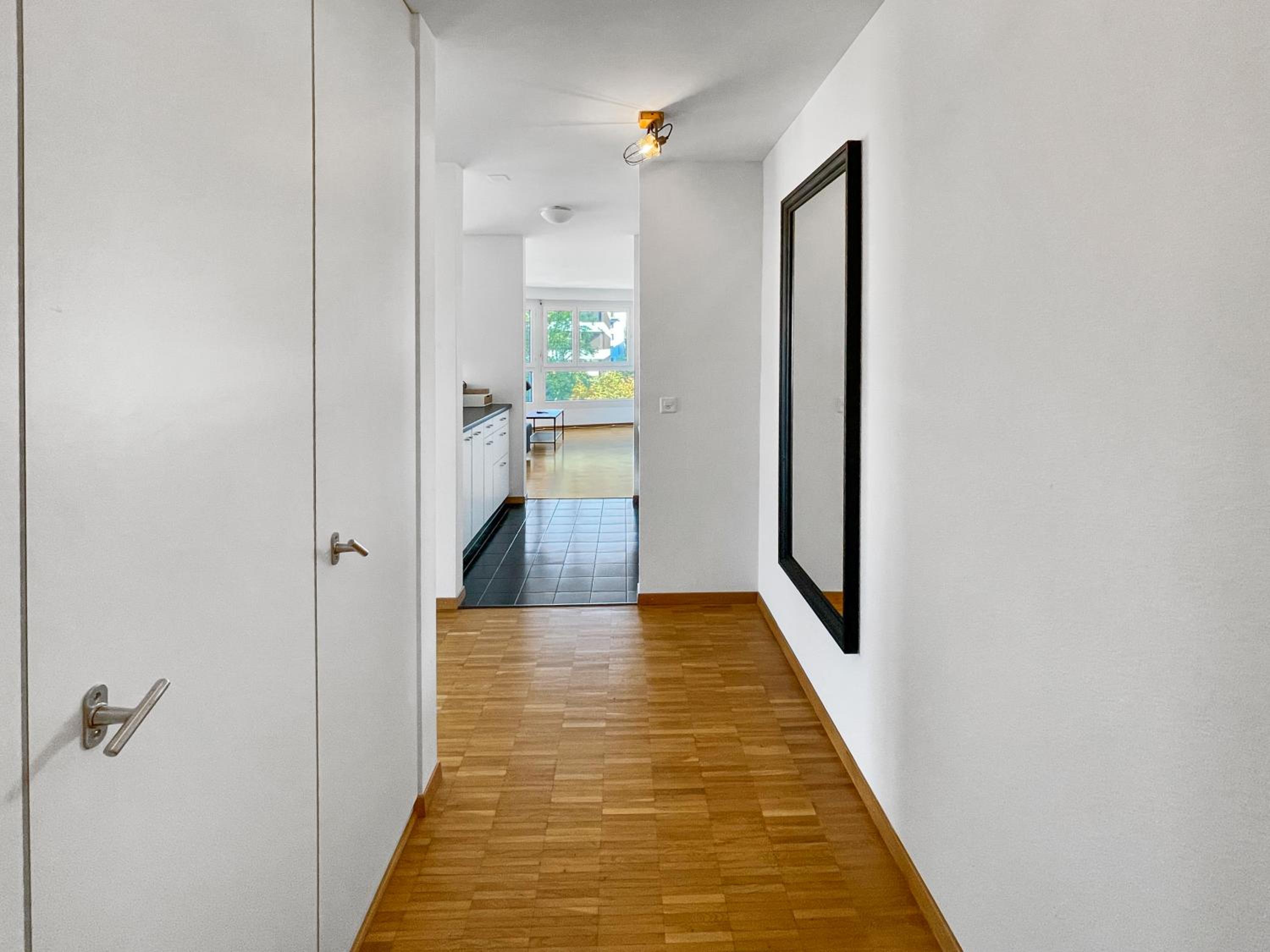 One-Bedroom Apartment photo 3