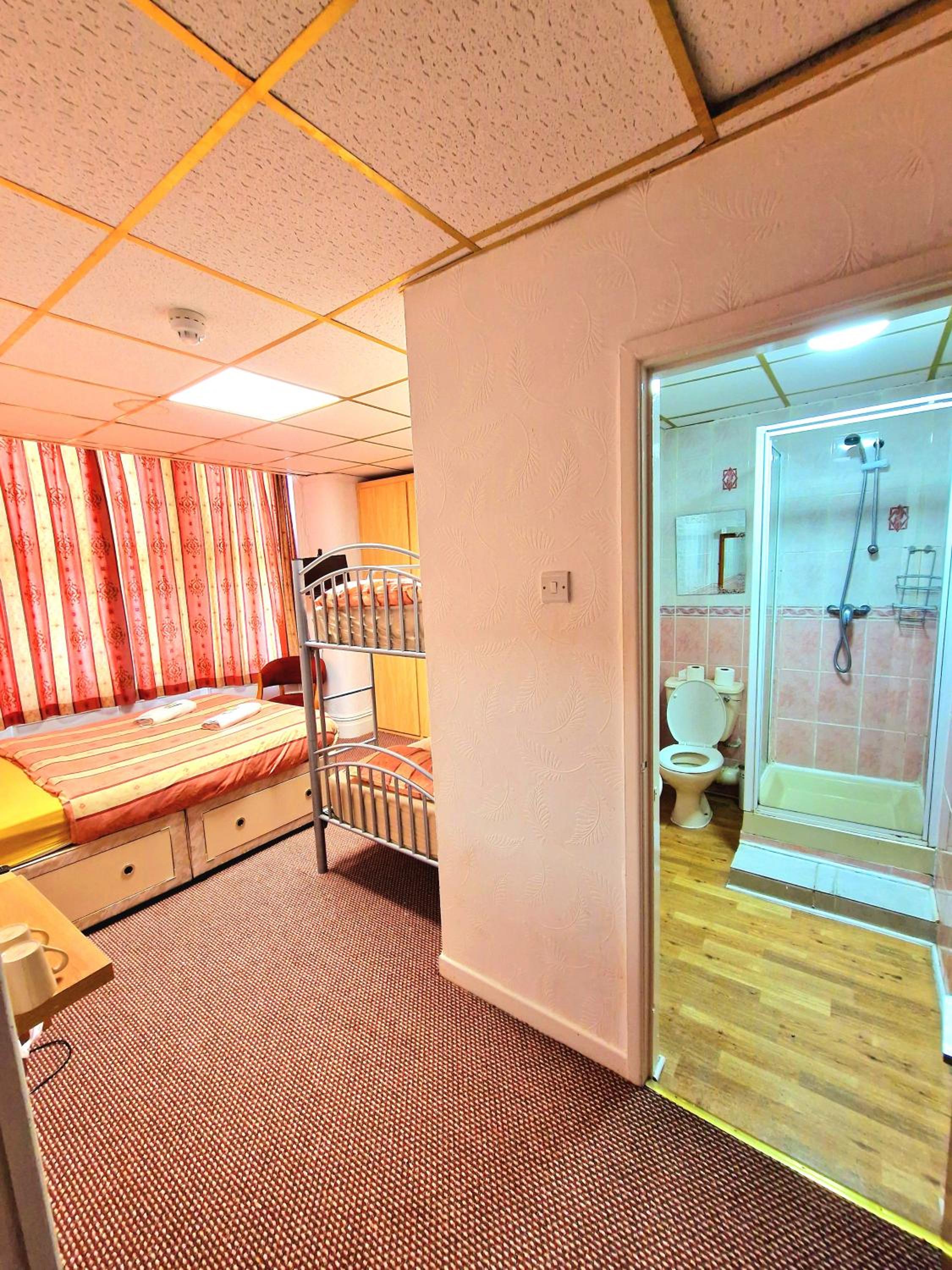 Standard Quadruple Room - Photo 1