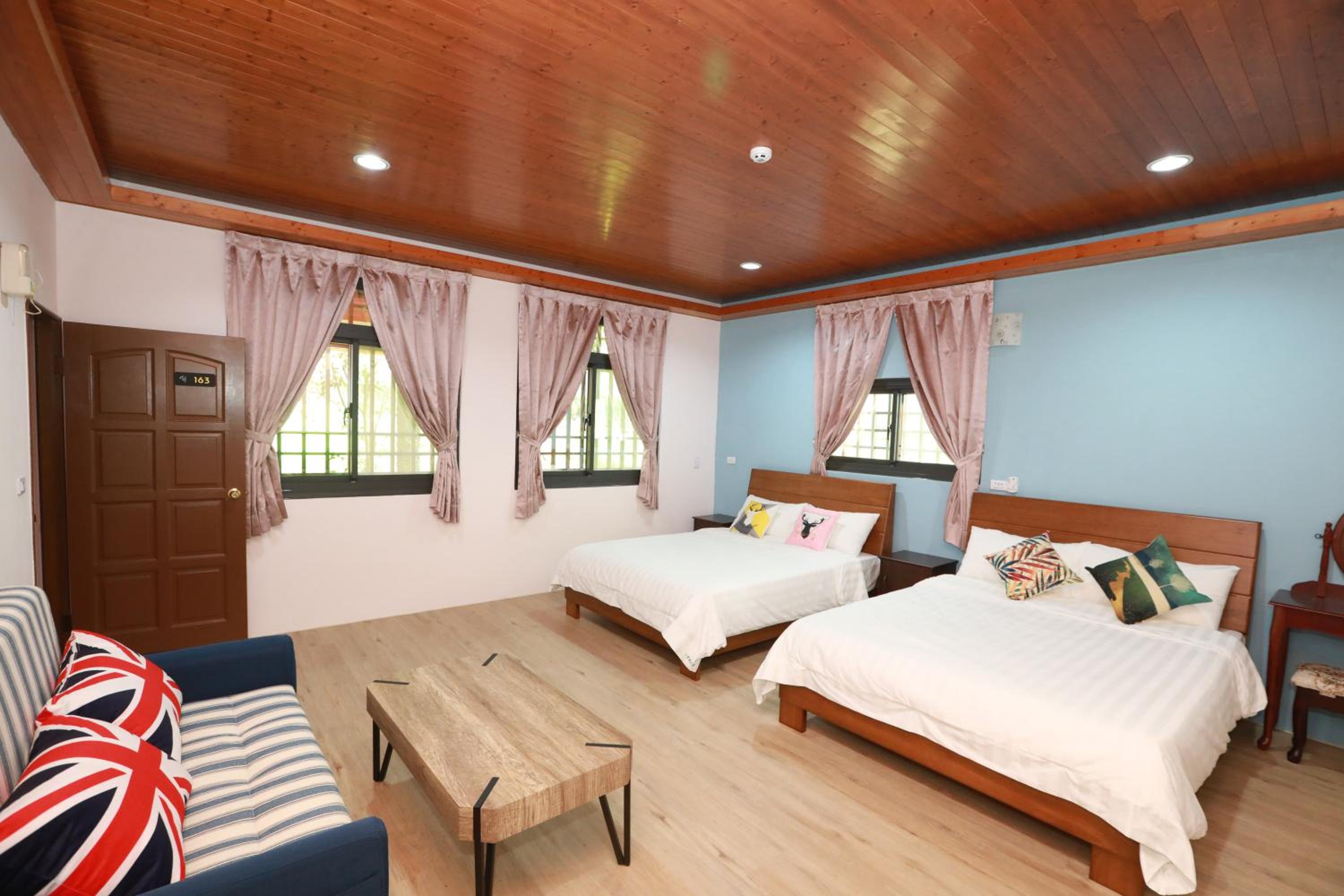 Deluxe Quadruple Room photo 3