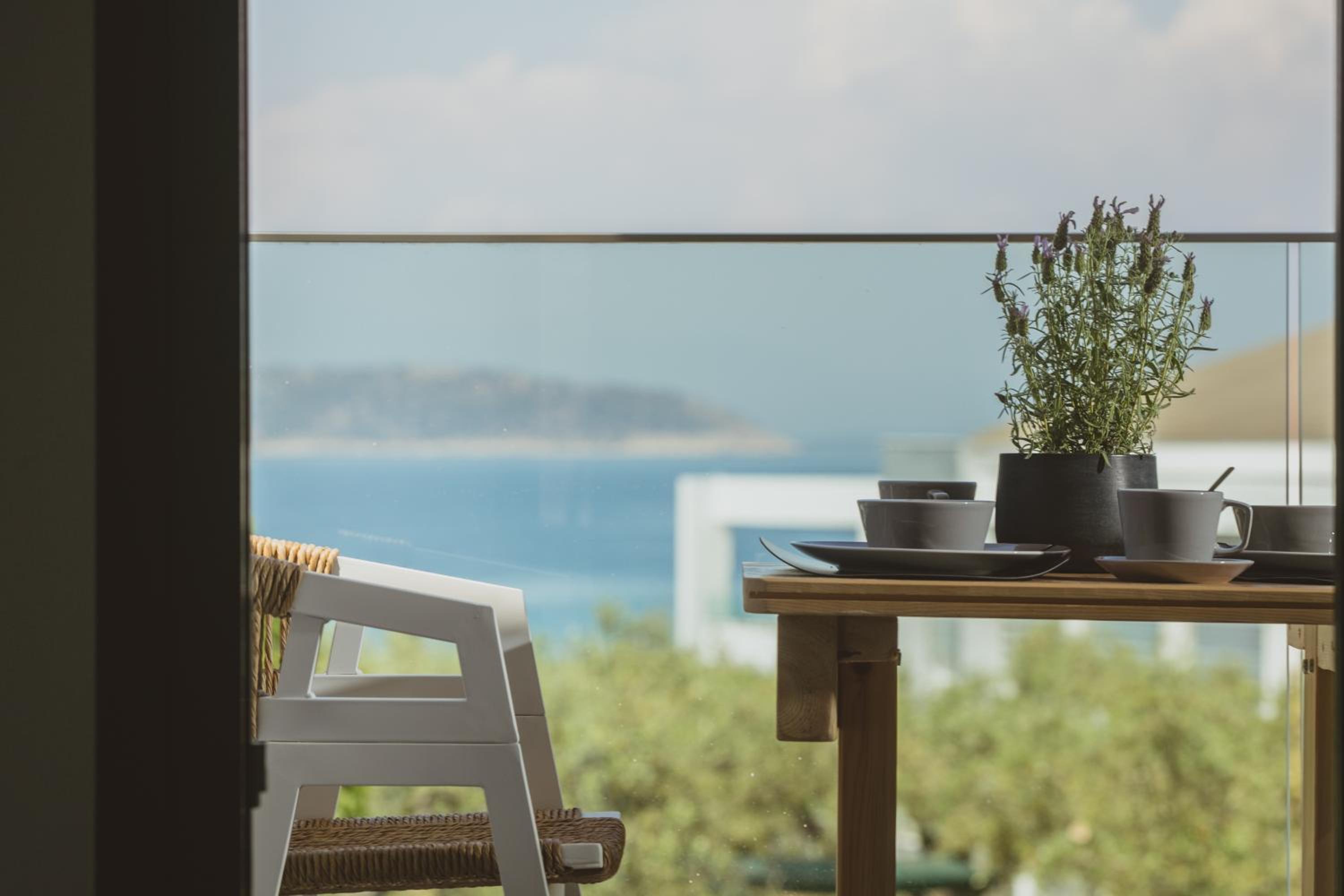 Deluxe Suite with Sea View