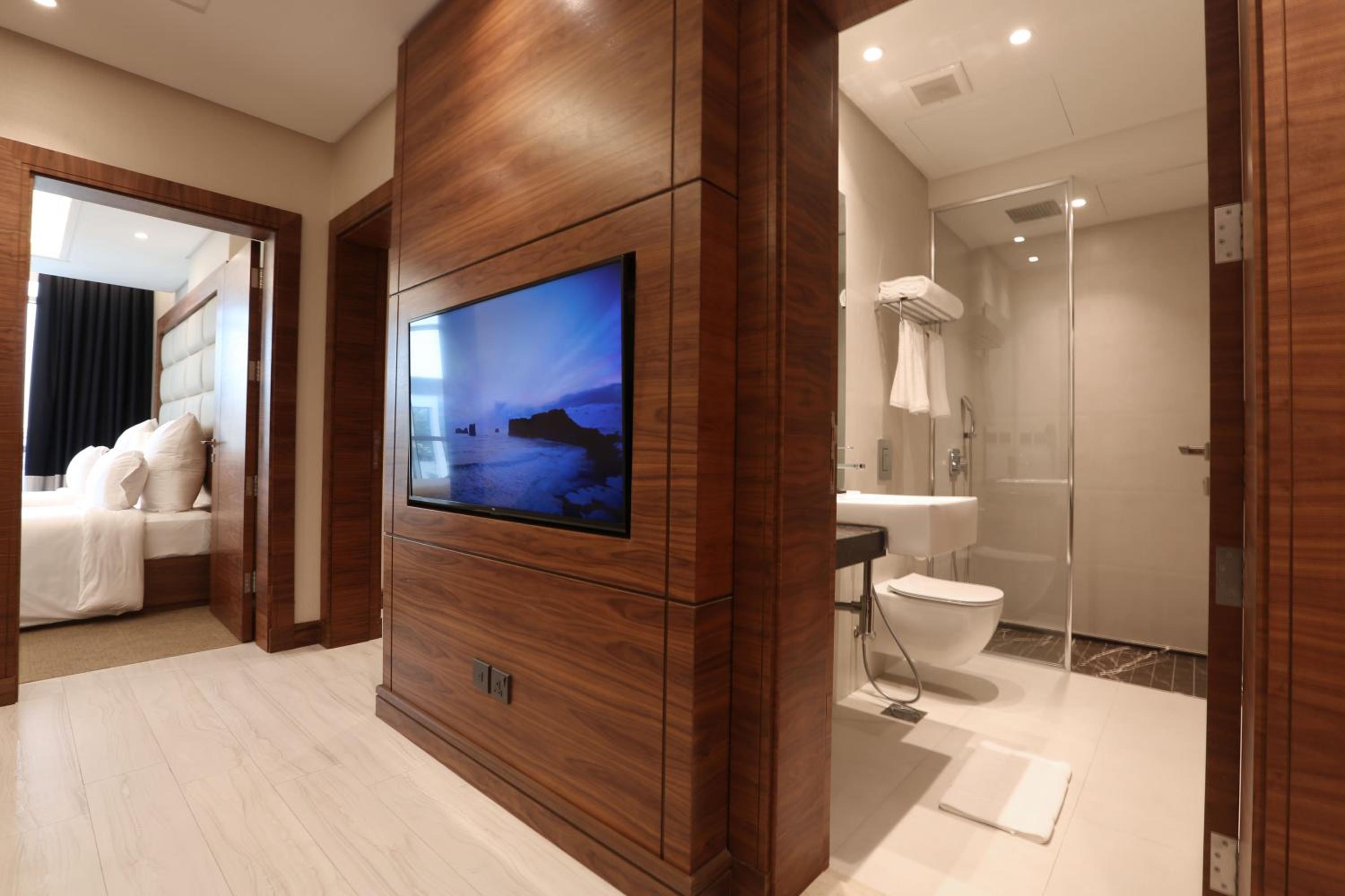 Royal Suite - Photo 3