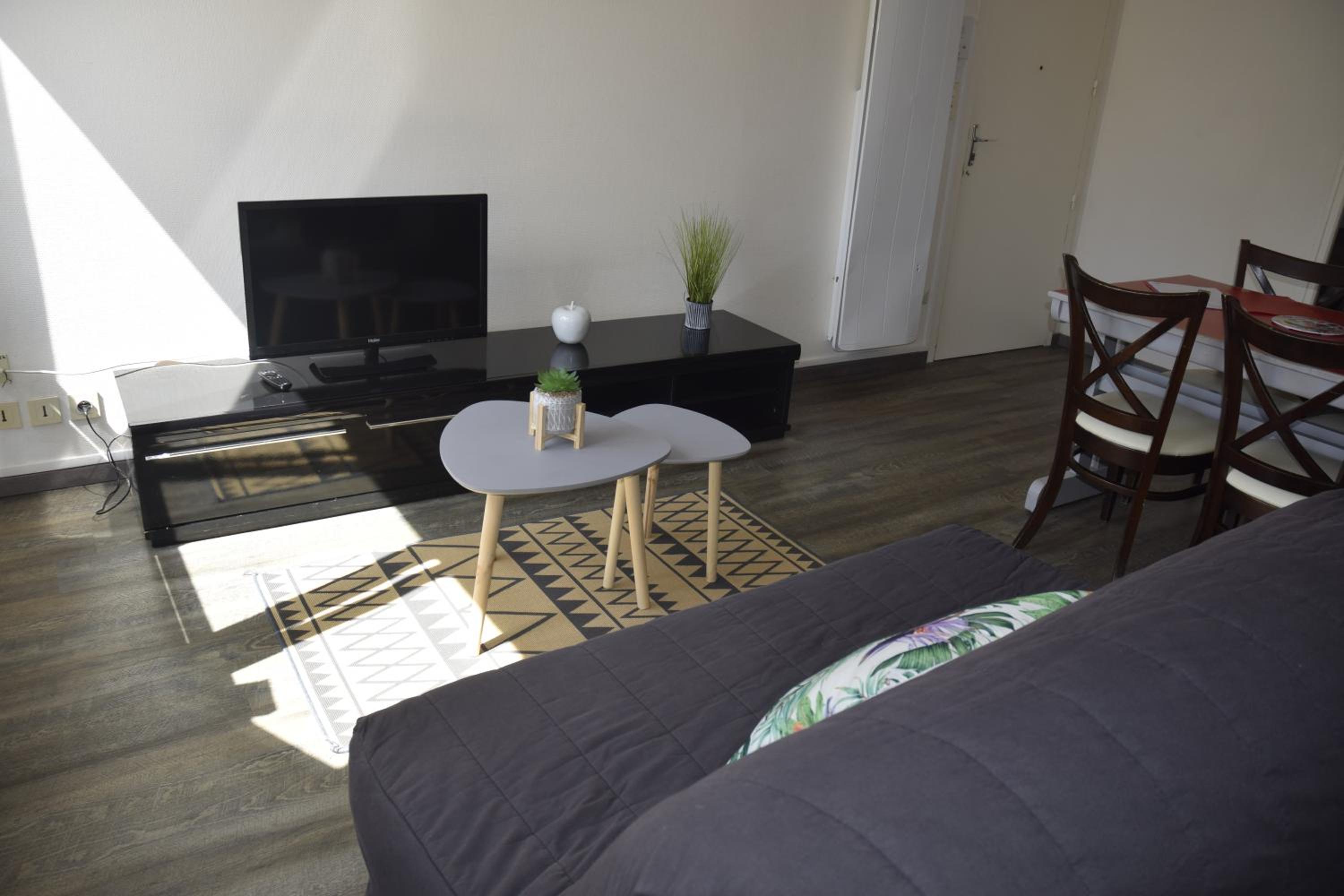 Apartment photo 2