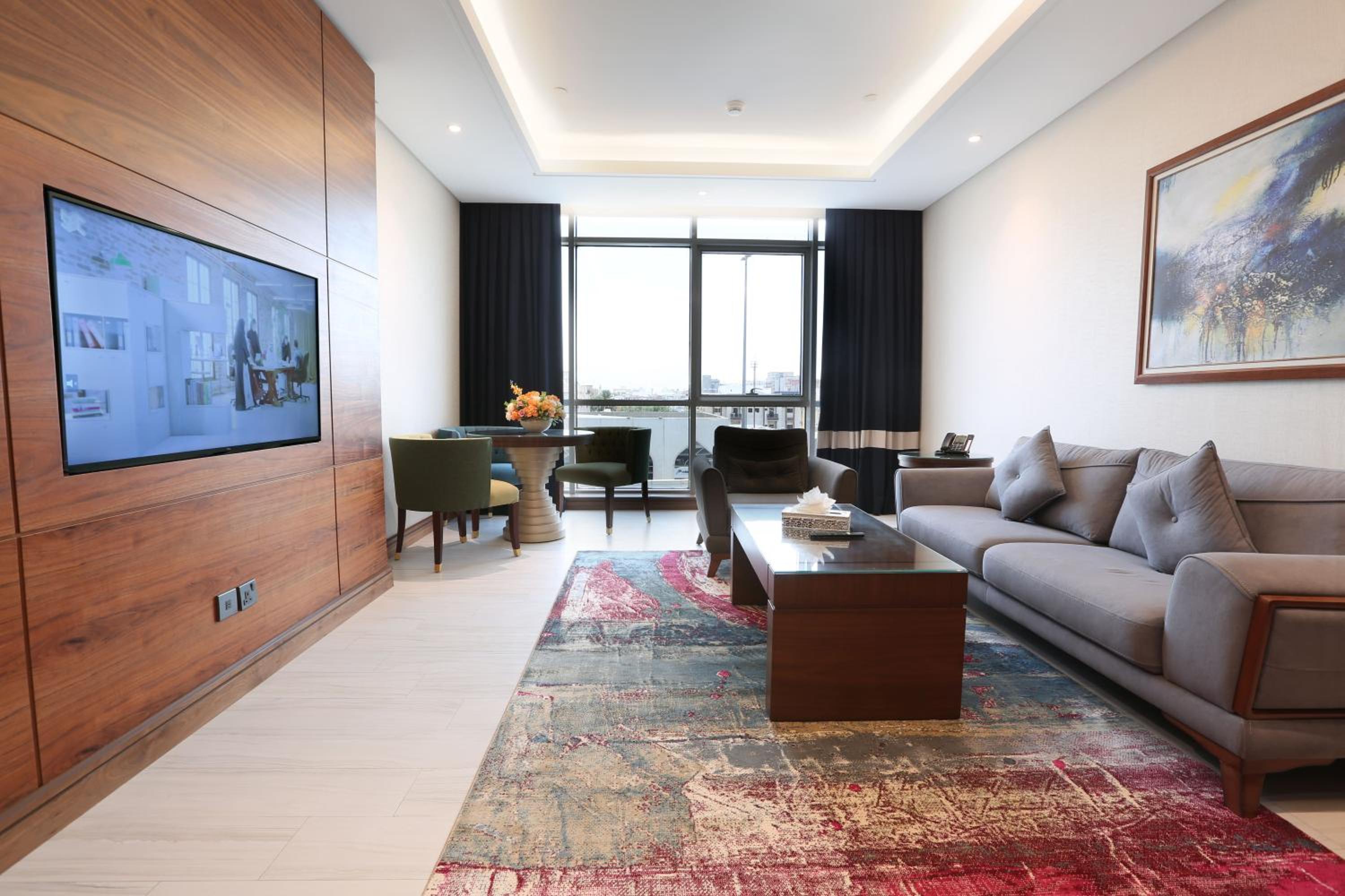 Ambassador Suite - Photo 5