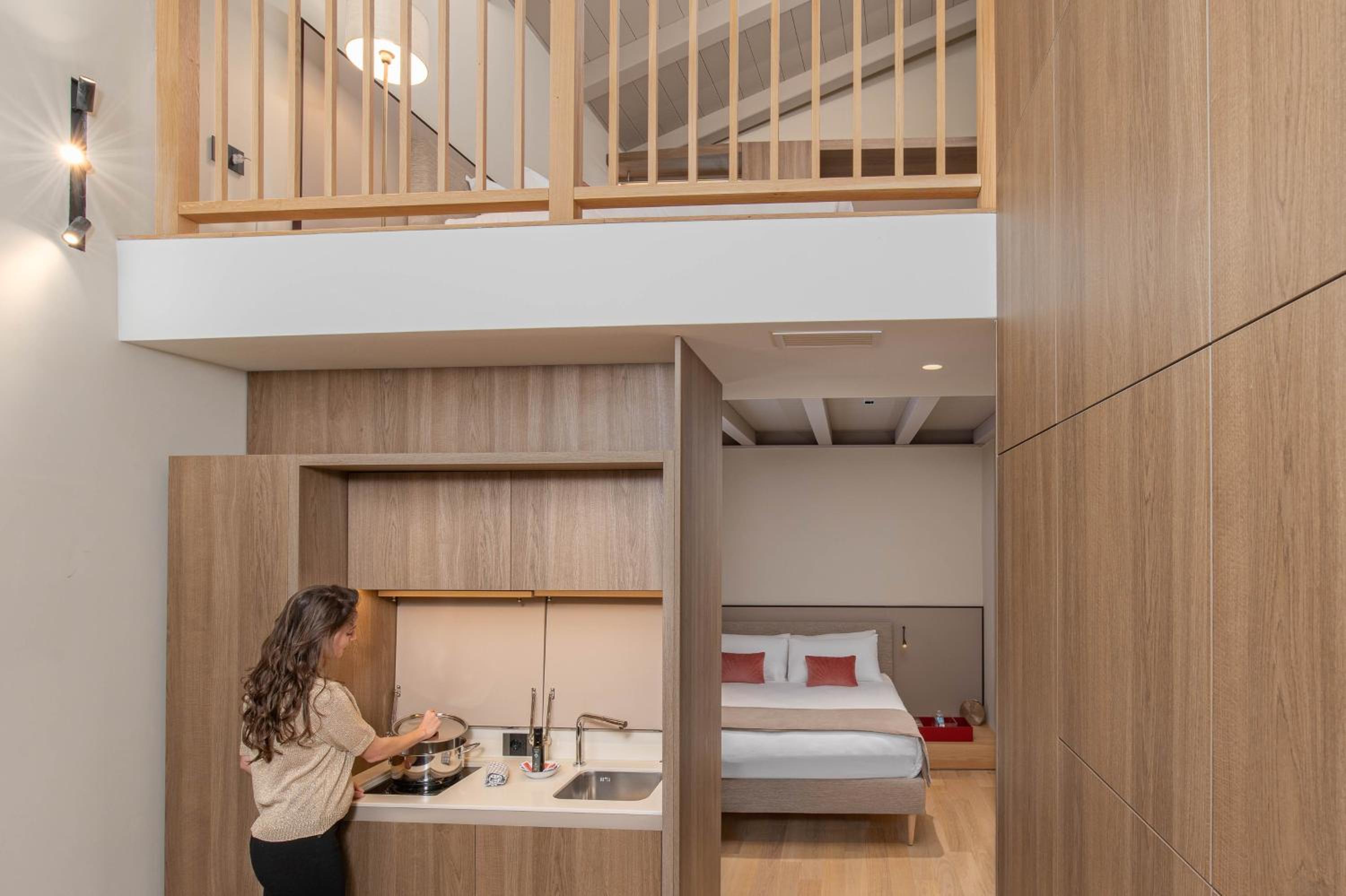Suite - Photo 3