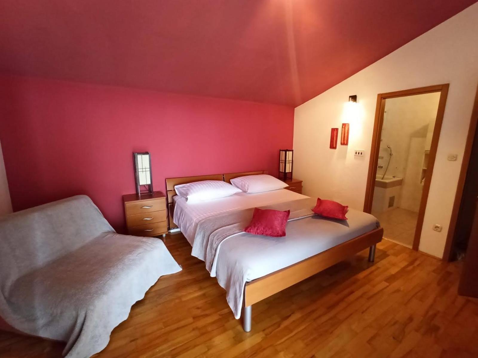 Double Room with Balcony (2 Adults + 1 Child) photo 1