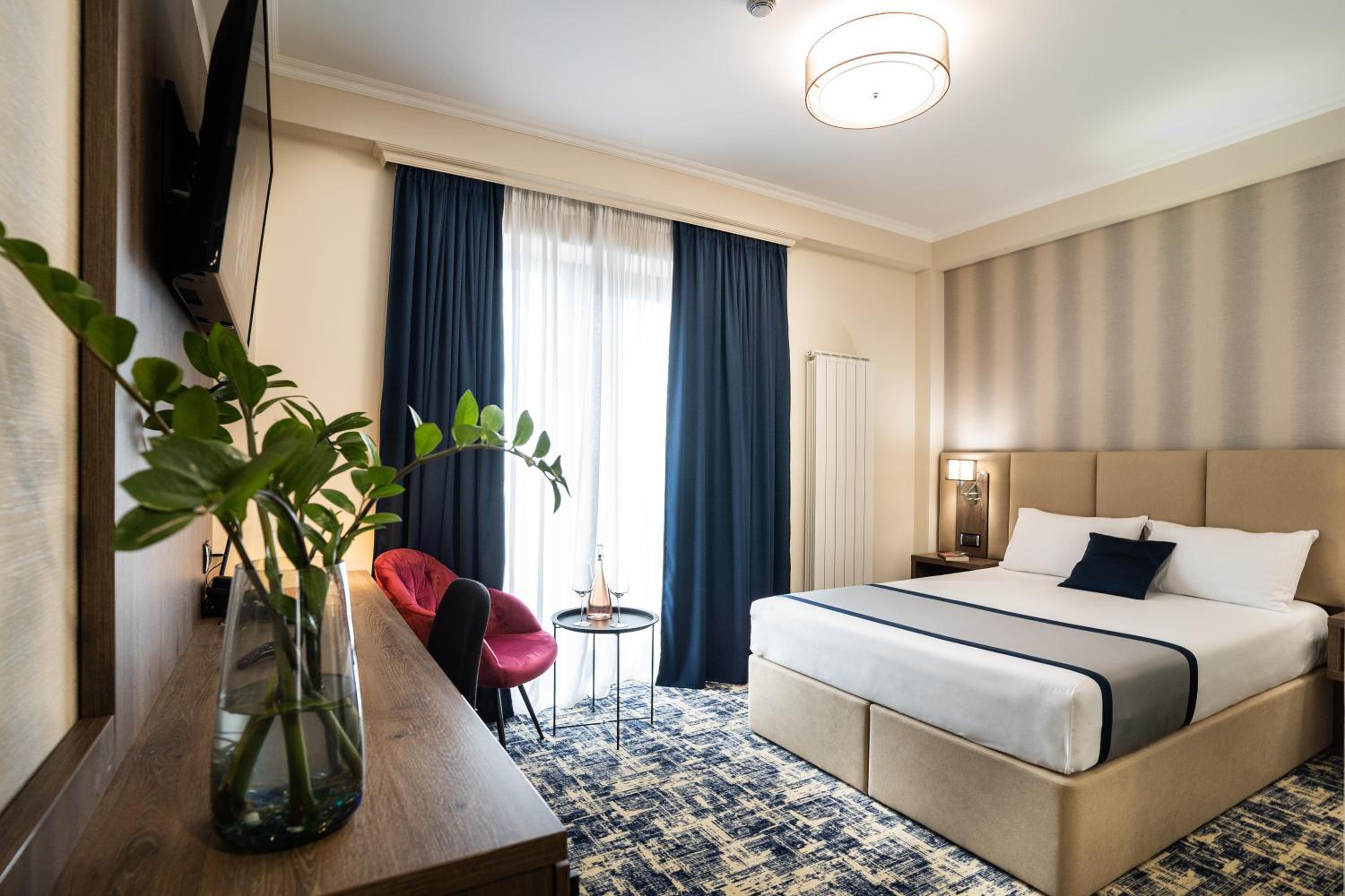 Deluxe Queen Room