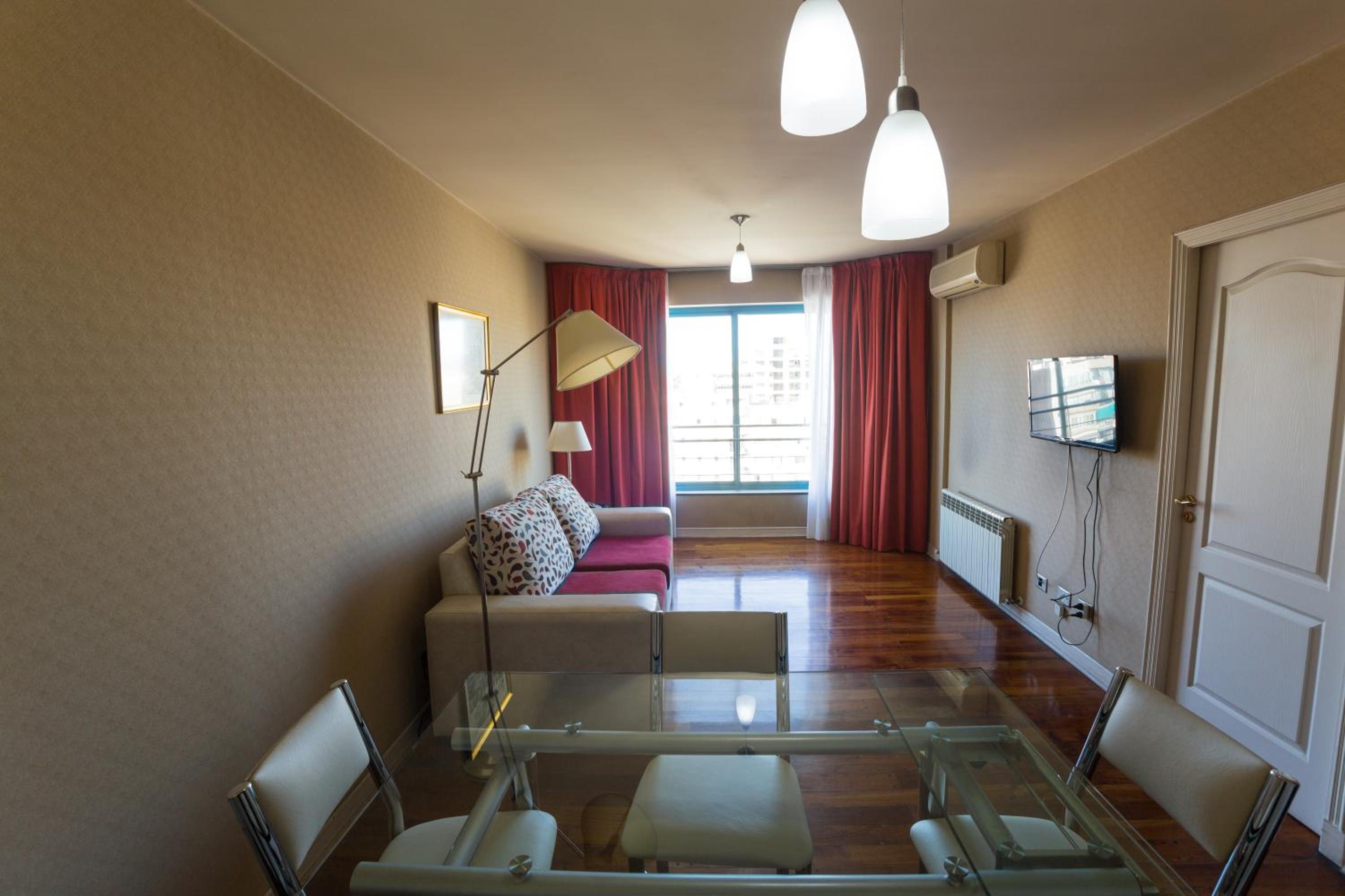 One-Bedroom Apartment photo 1
