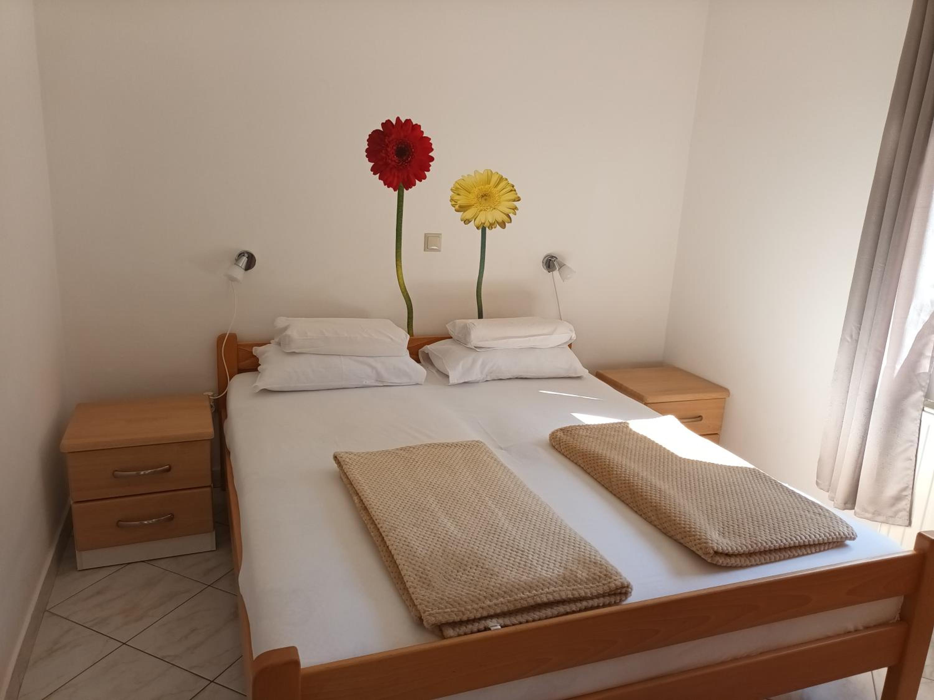 Two-Bedroom Apartment - Photo 3