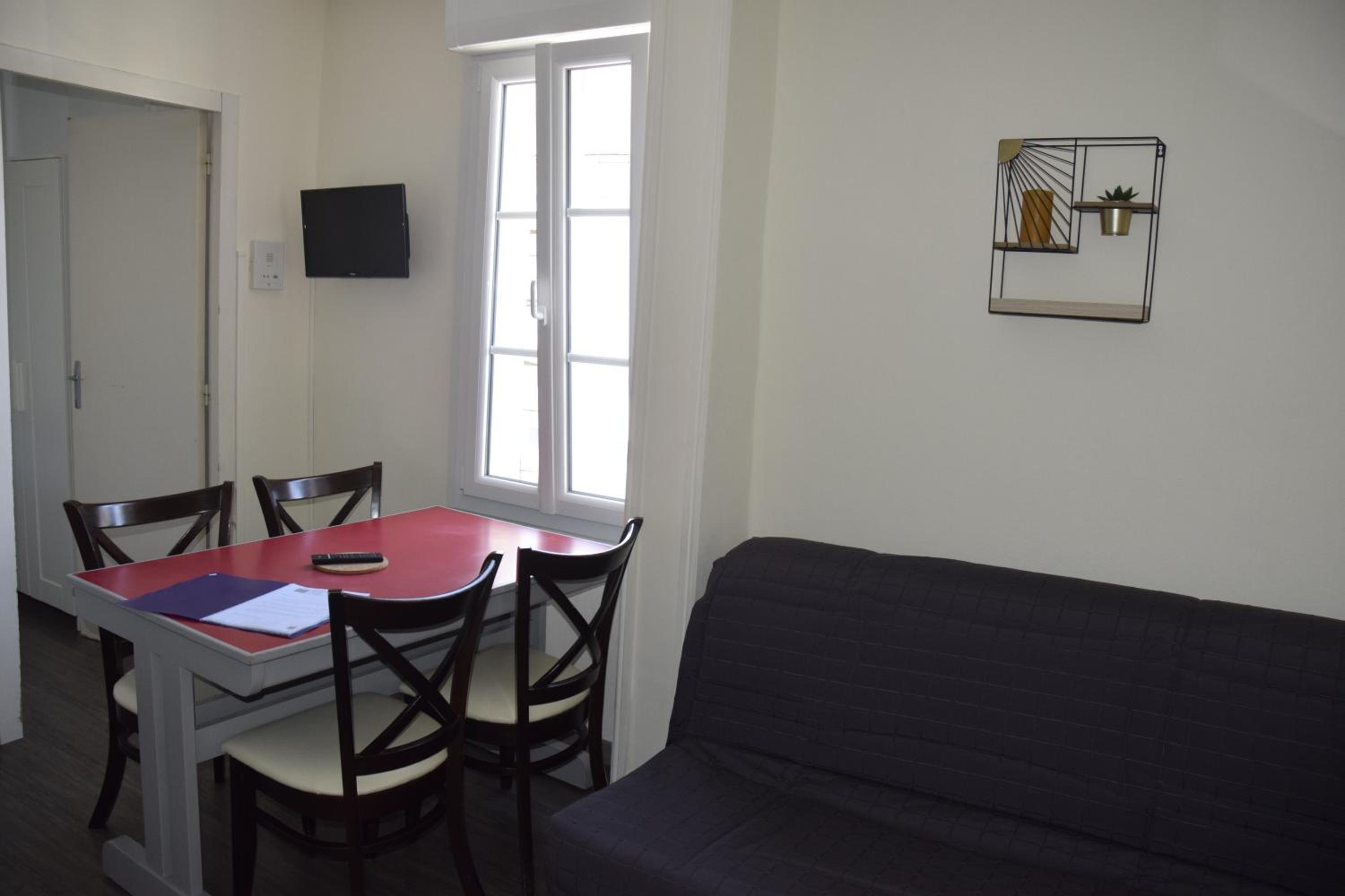 Apartment photo 2