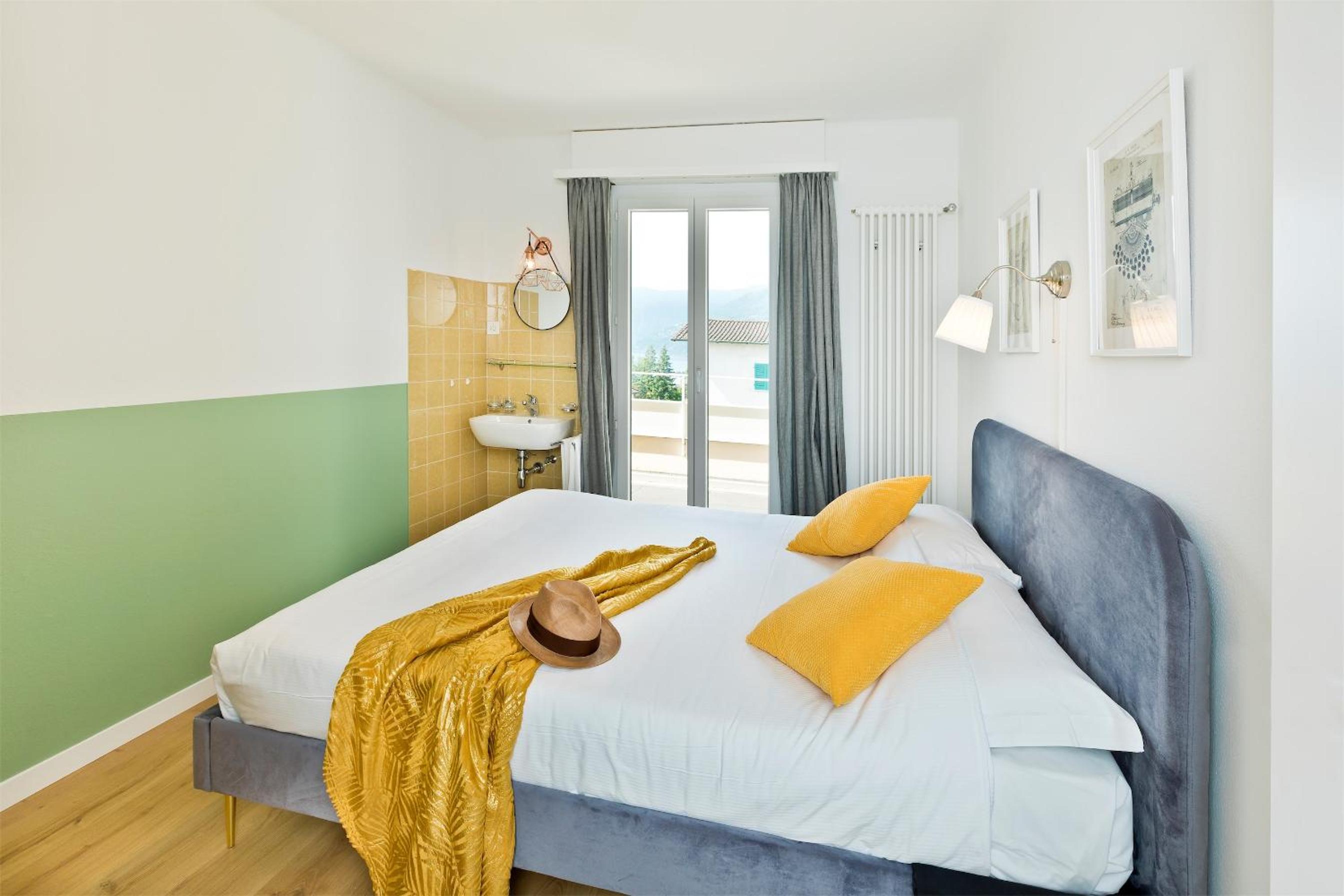 Panorama Double Room with Private External Bathroom - Photo 1