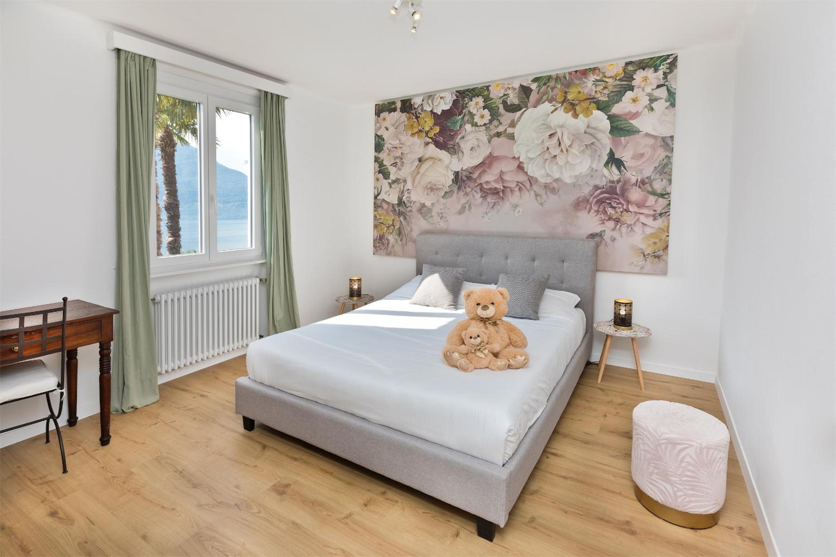 Economy Double Room with Lake View - Photo 3