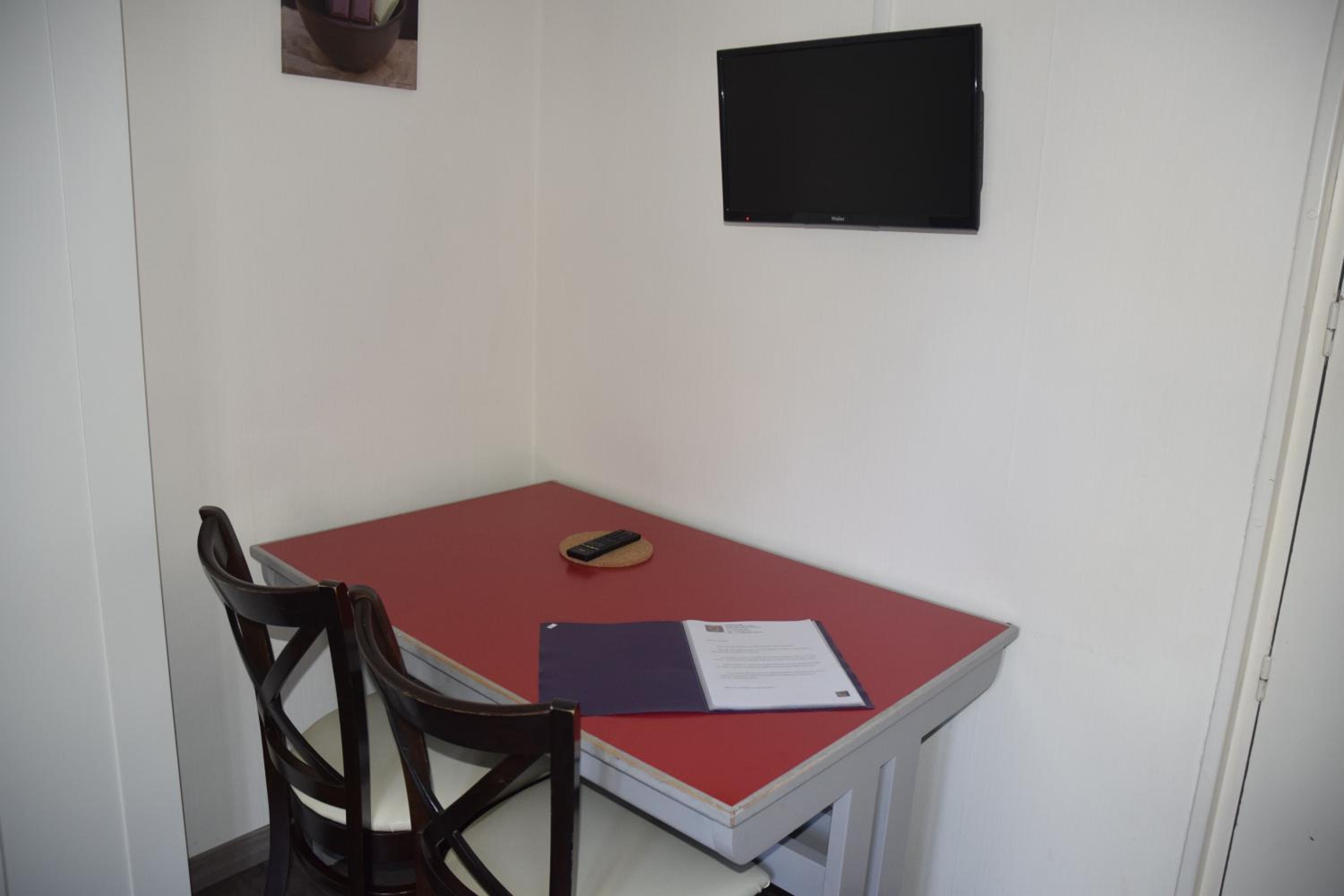 Studio Apartment photo 1