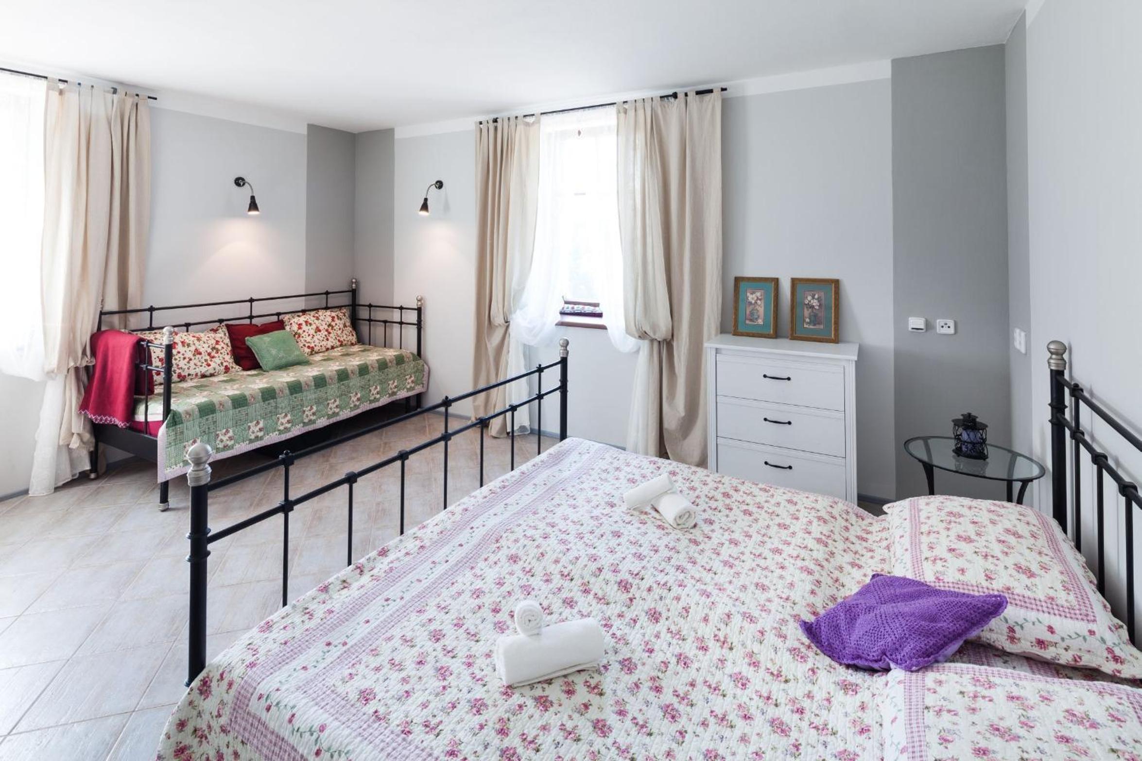 Classic Quadruple Room photo 2