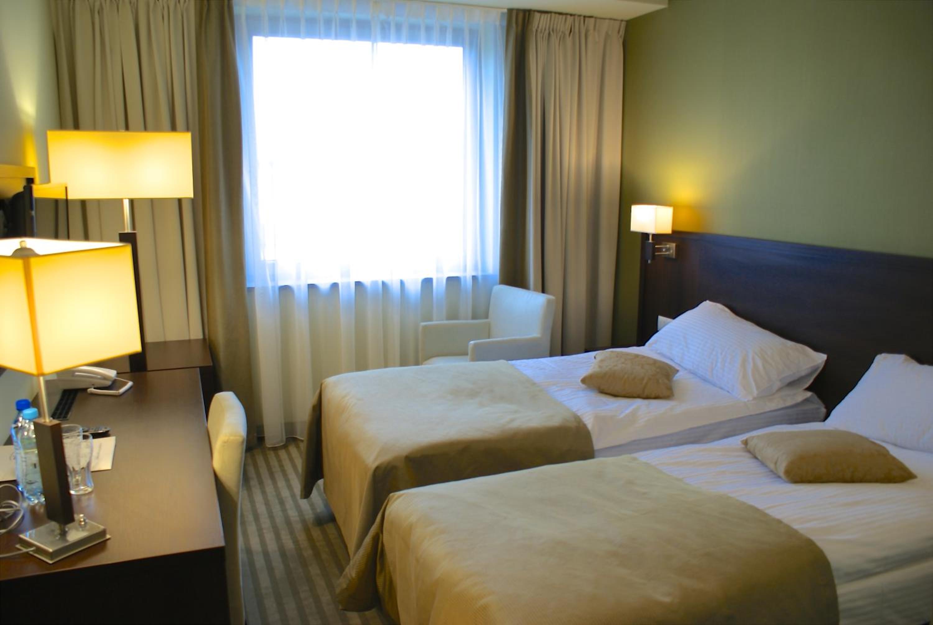 Twin Room - Photo 5