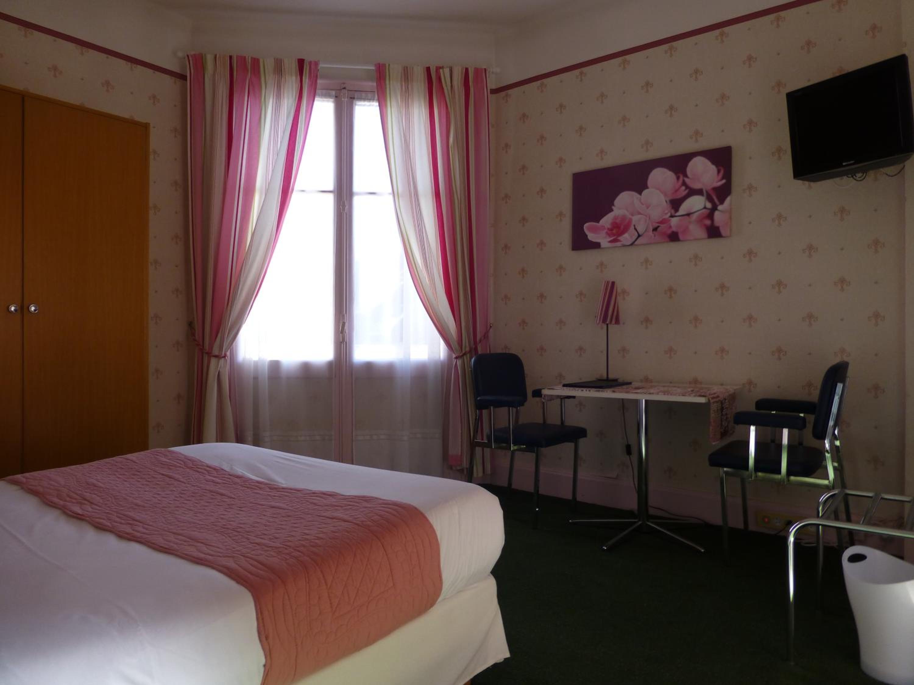 Double Room with Bath - Photo 6
