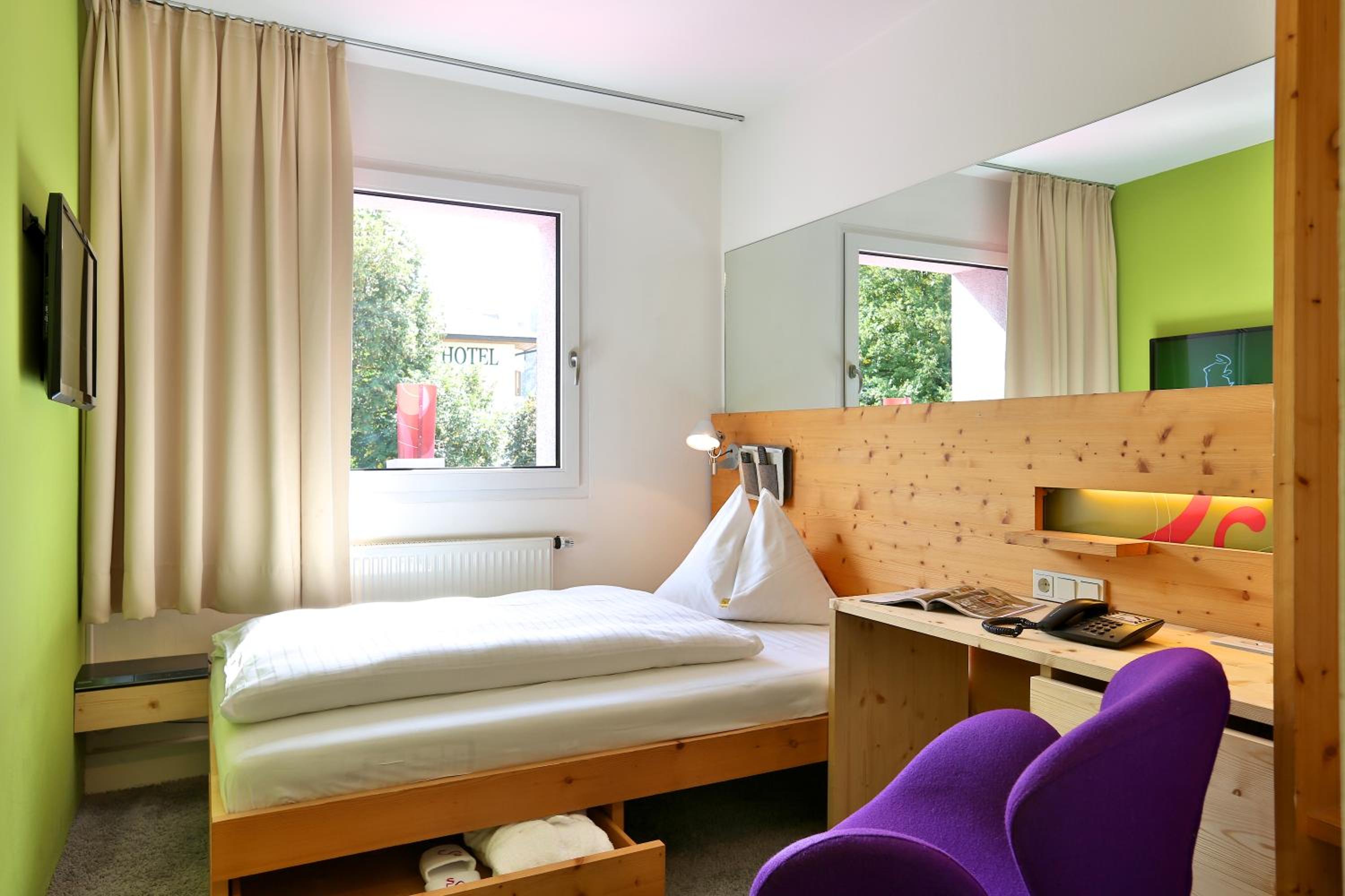 Single Room photo 3