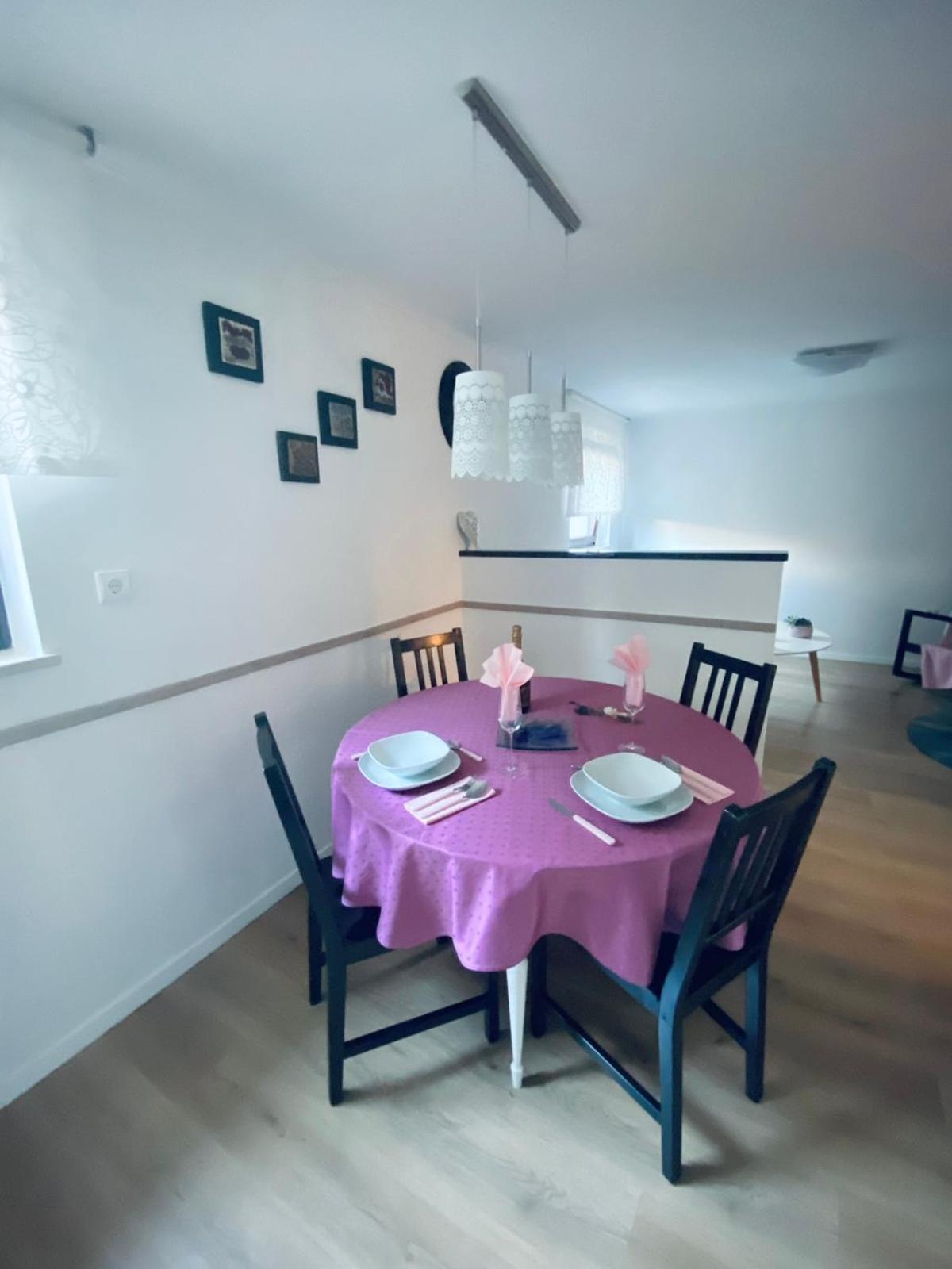 One-Bedroom Apartment - Photo 3