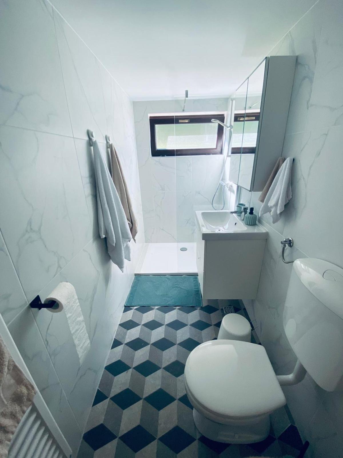 One-Bedroom Apartment - Photo 6