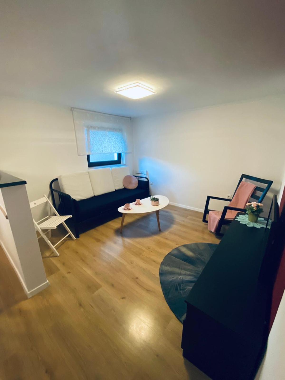 One-Bedroom Apartment - Photo 8