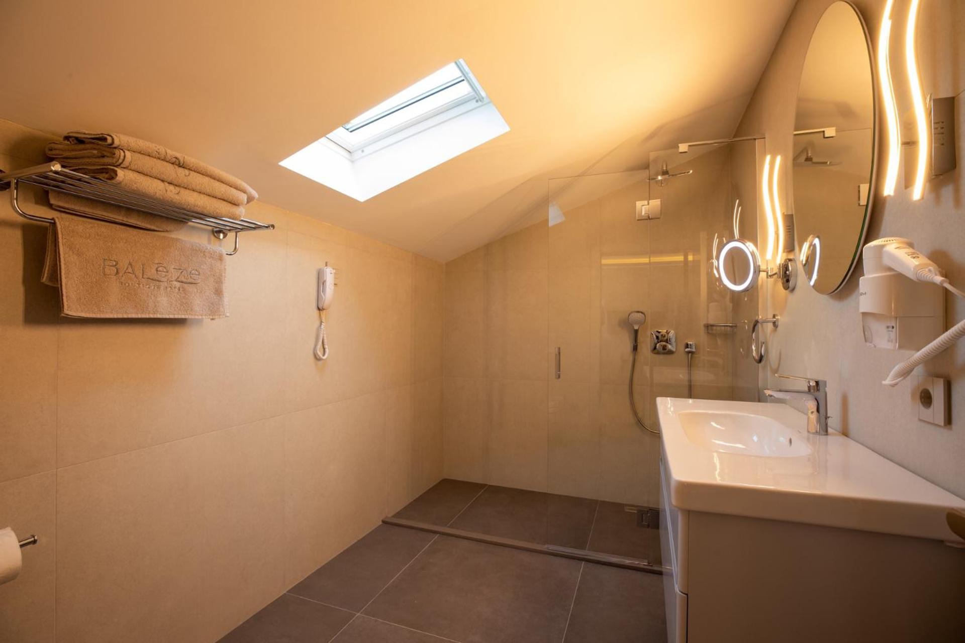 Superior Double Room - Photo 4