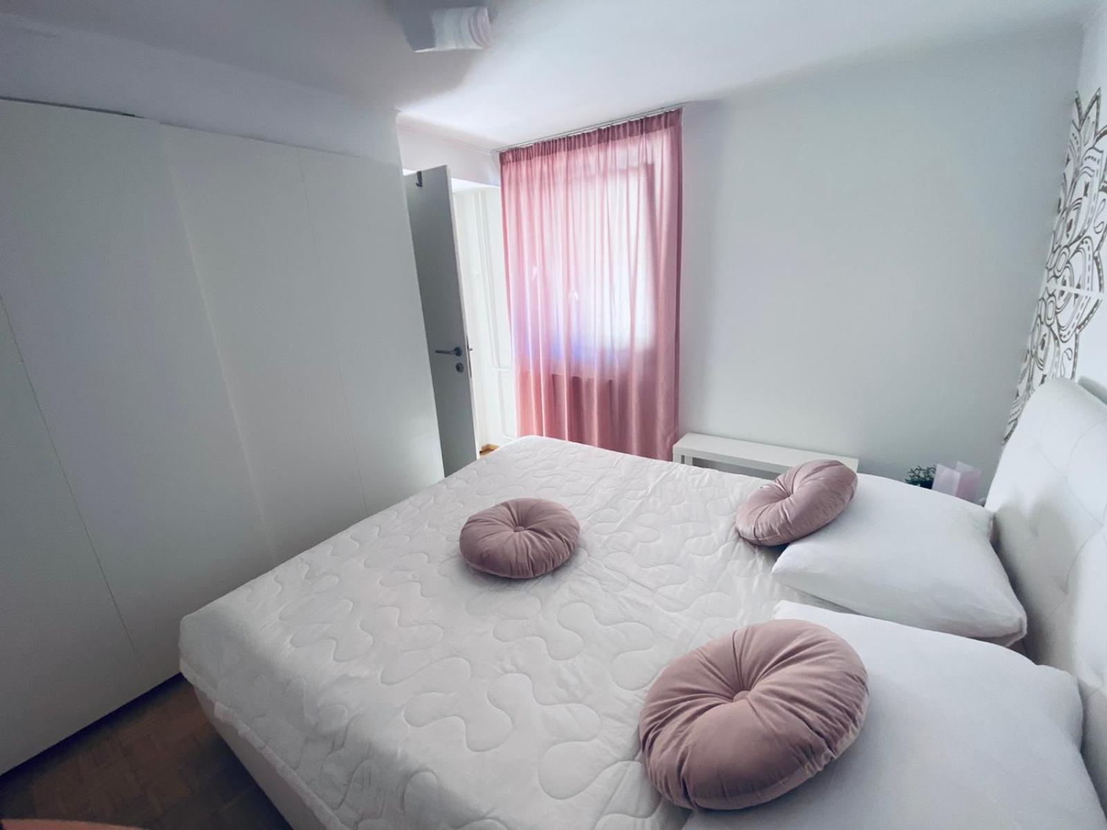 One-Bedroom Apartment - Photo 11