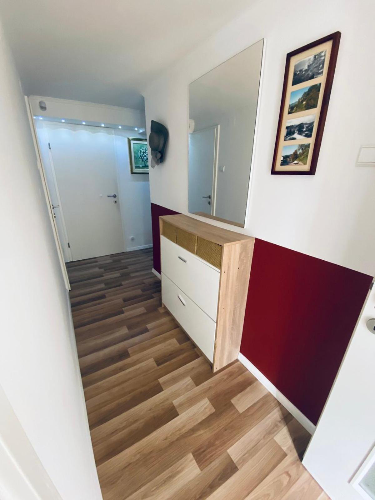 One-Bedroom Apartment - Photo 12