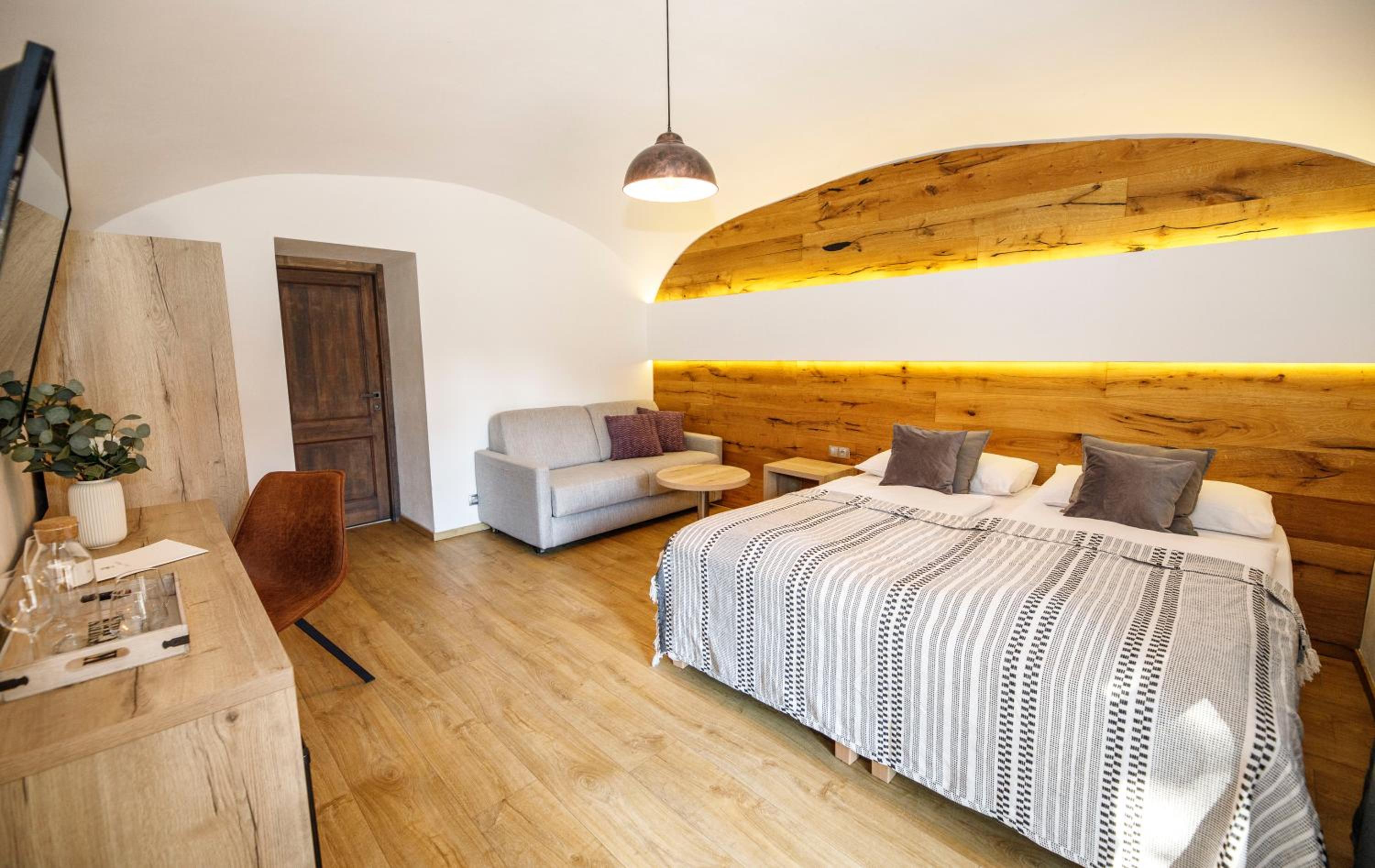 Superior Double Room with Sofa and with Garden View photo 3