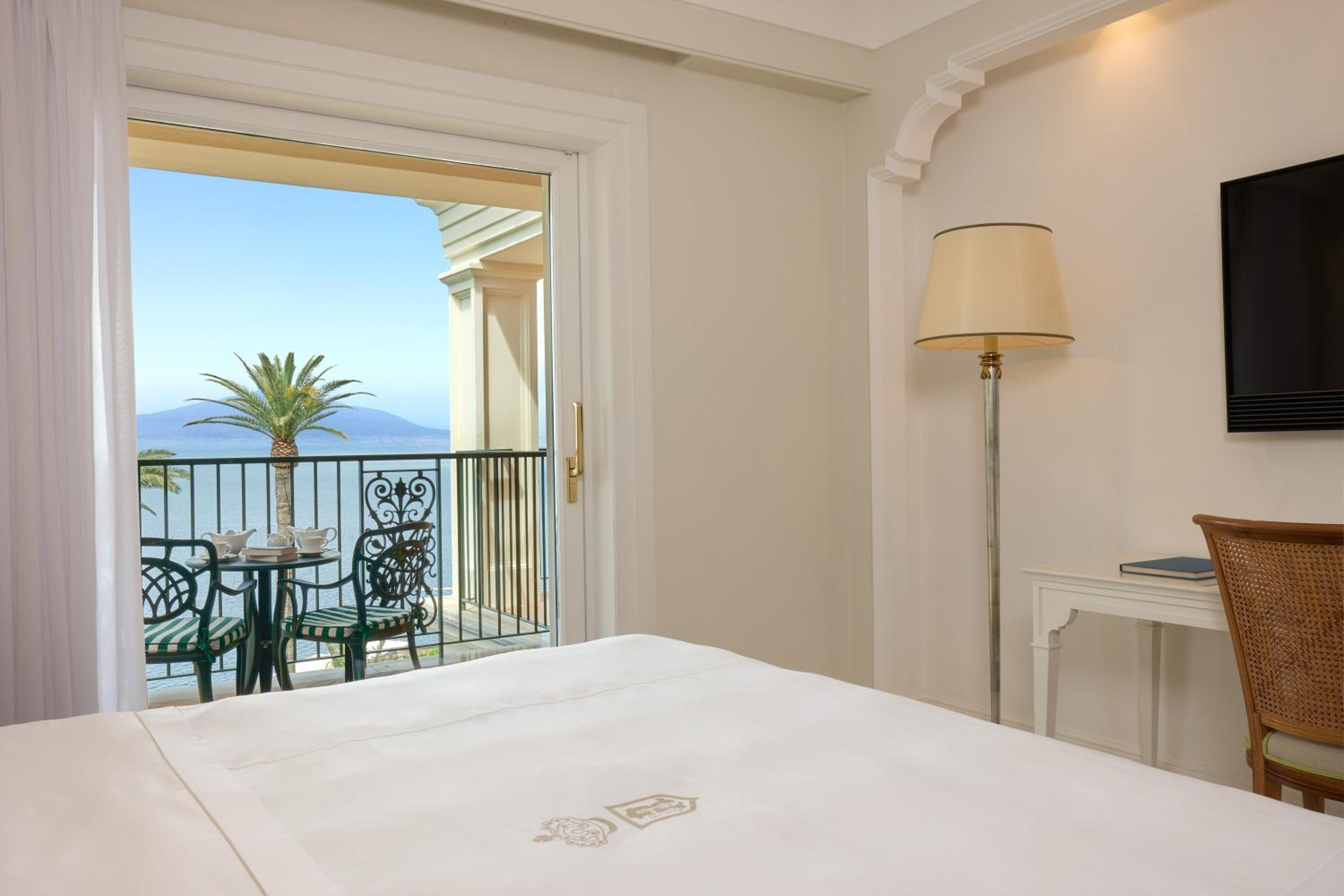 Royal Suite with Sea View - Photo 7