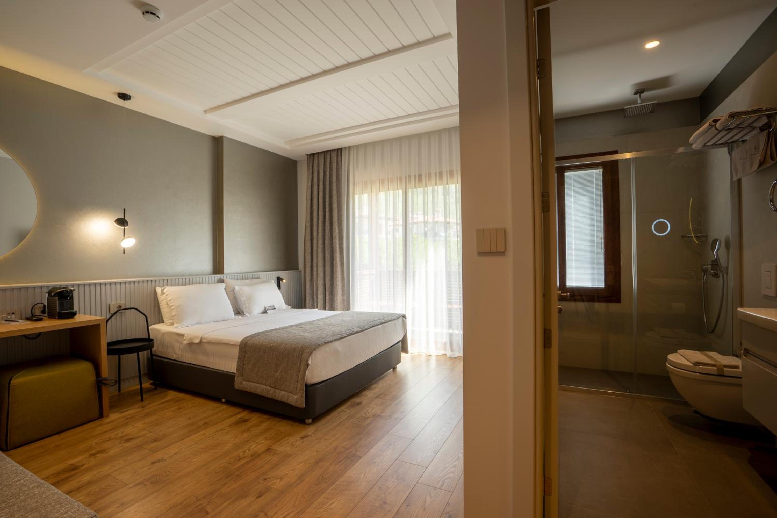 Standard Double Room - Photo 1